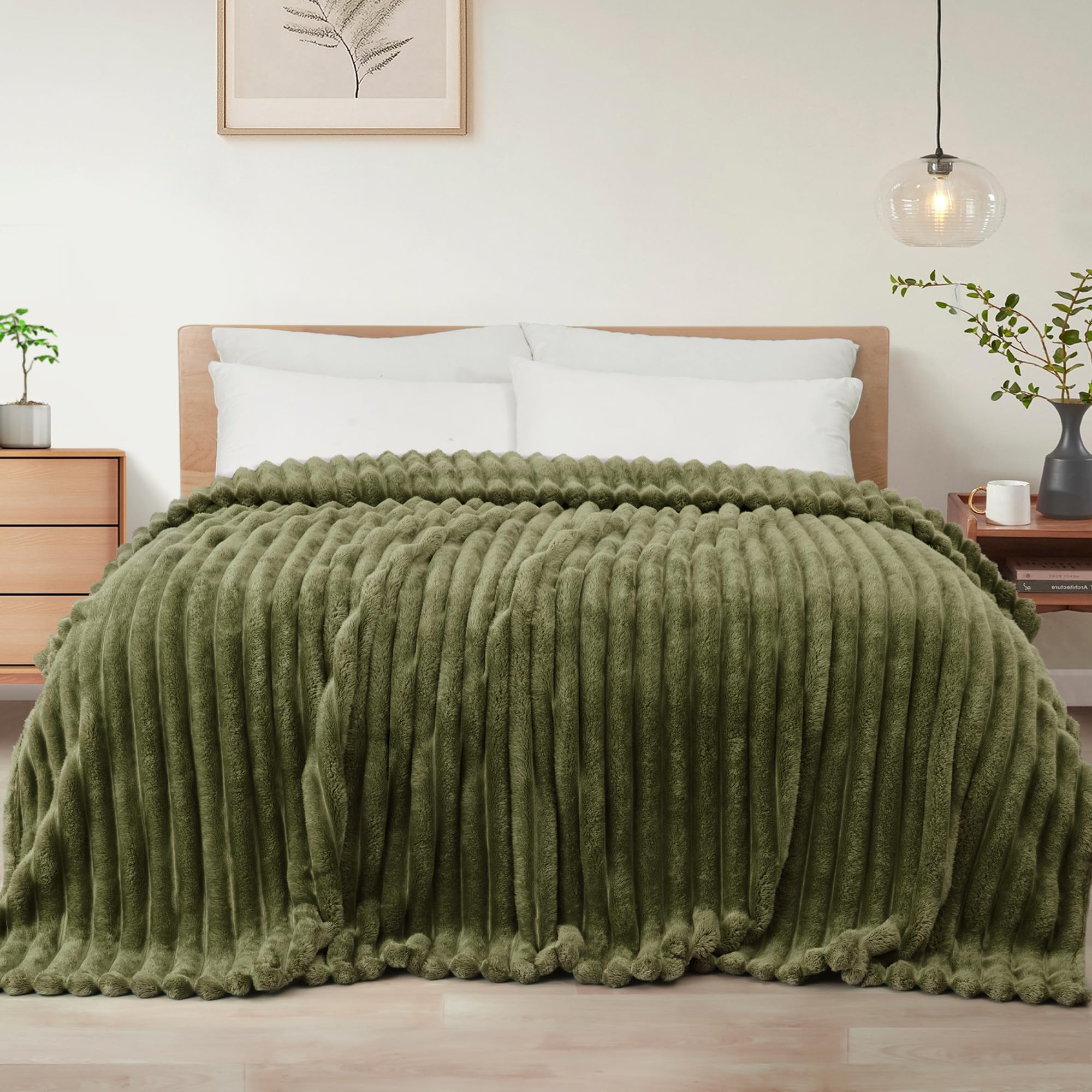 Exclusivo Mezcla King Size Flannel Fleece Blanket, Super Soft Striped Jacquard Bed Blanket, Lightweight Fuzzy Cozy for All Seasons, 230x265 CM, Olive Green