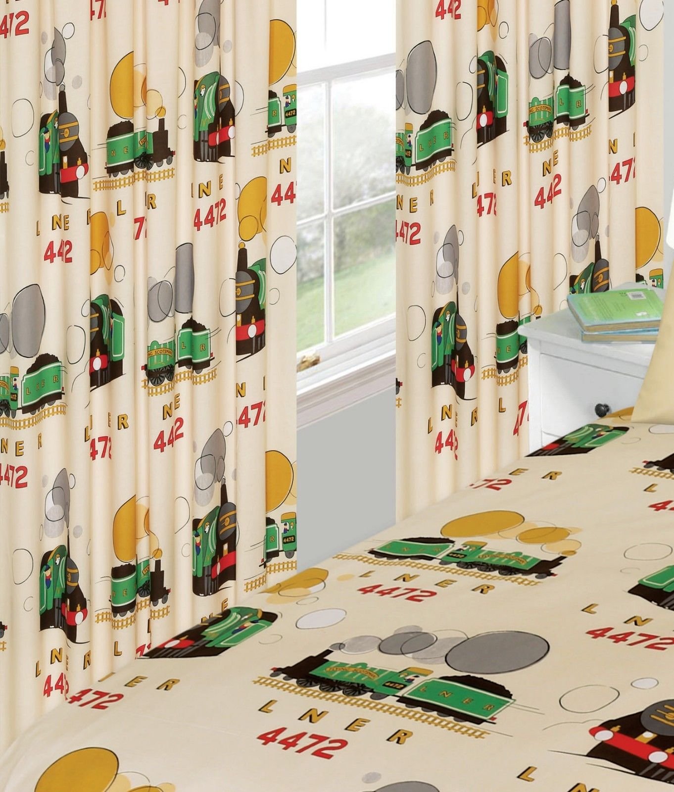 LITTLE FLYING SCOTSMAN 66" x 72" CURTAINS WITH TIE BACKS, NOVELTY CREAM GREEN TRAIN LNER 4472
