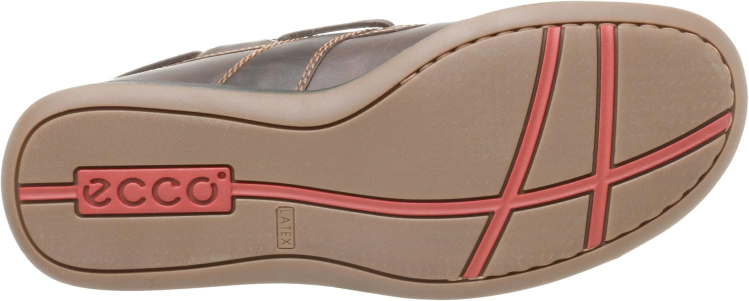 ecco boat shoes