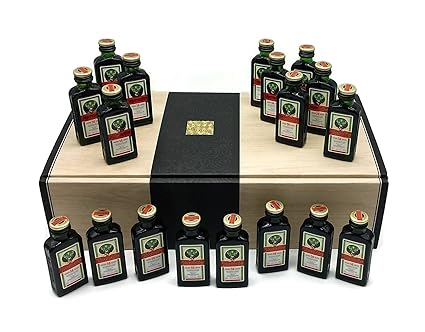 Jägermeister Geschenkset 18x 0,02l'Kurze' in edler Geschenkverpackung.