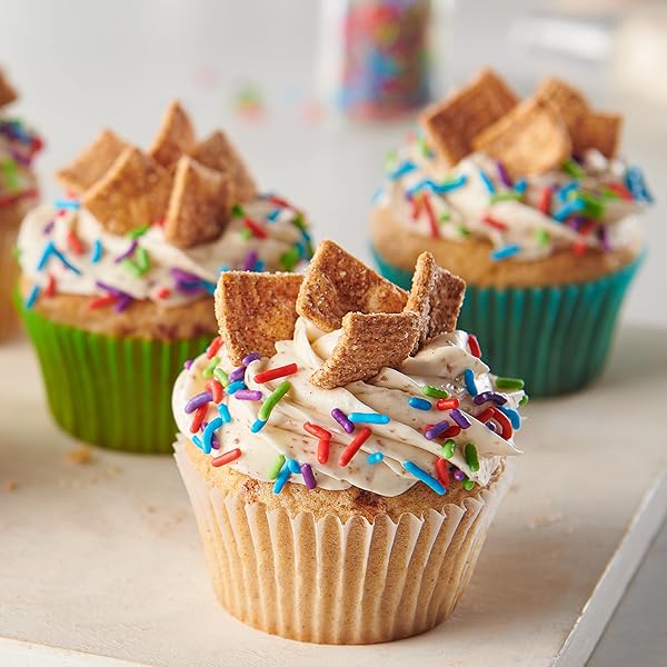BETTY CROCKER CINNAMON TOAST CRUNCH CAKE MIX, MADE WITH CINNADUST, HOLIDAY BAKING, 13.25 OZ