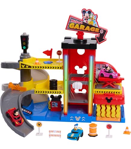 Mickey Mouse and Friends Play in The Park Deluxe Figure Set