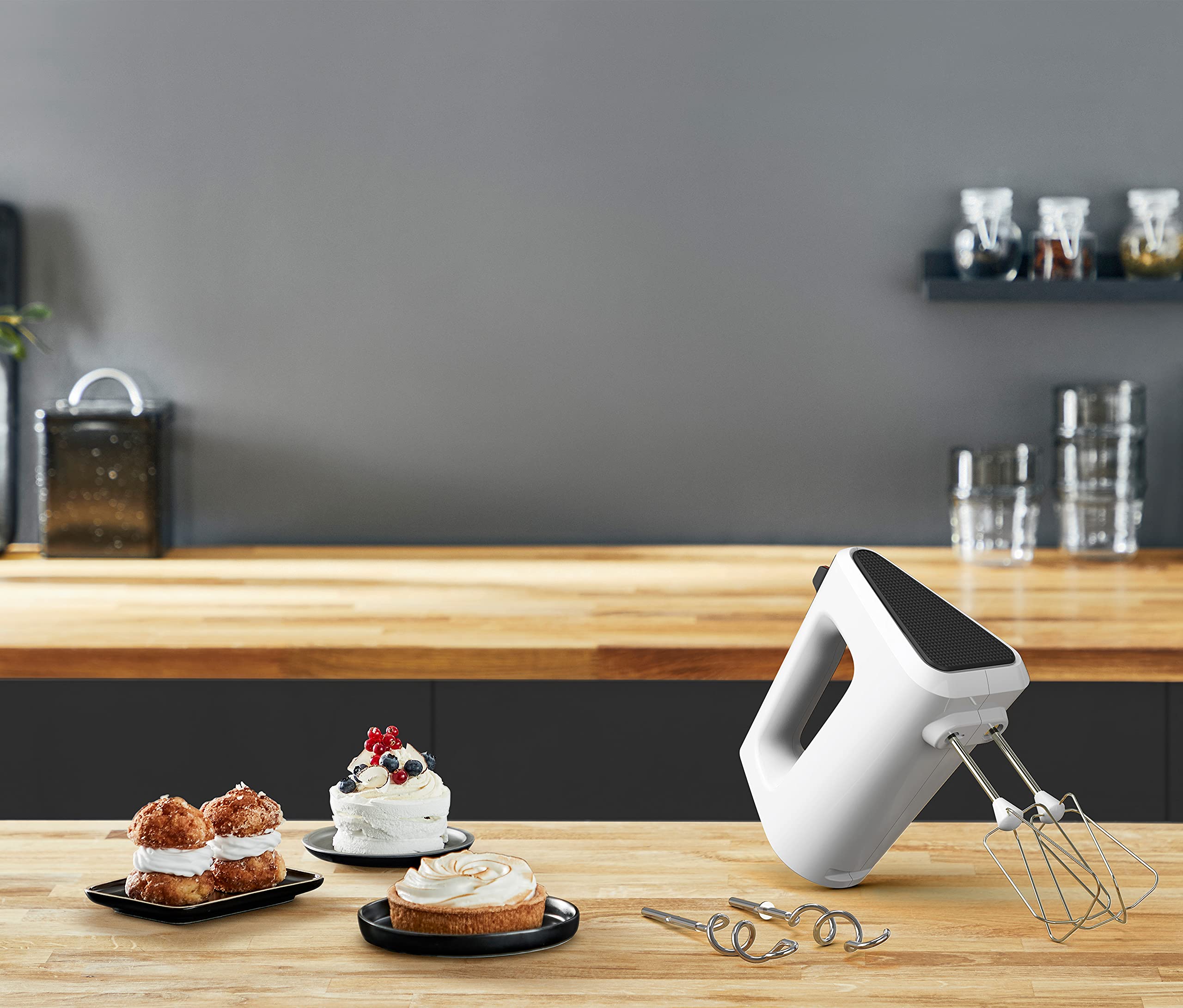 Krups 3 Mix 4000 Handmixer, 450 Watt, robustes Design, variabler Geschwindigkeitsregler, Turbo- und Auswurf-Funktion, inkl. 2 Rührbesen und 2 Knethaken, weiß/grau, GN4001 7