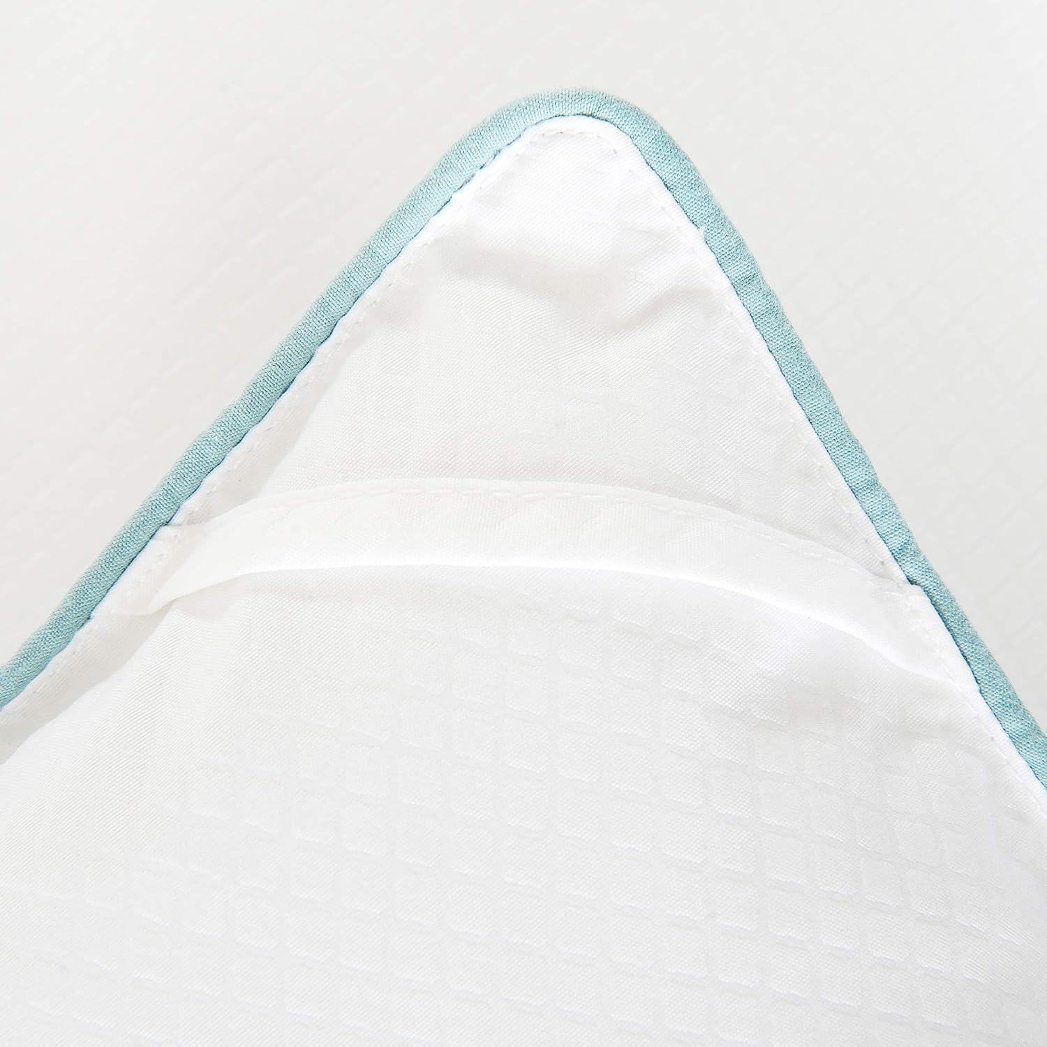 Basic Beyond Lightweight Down Comforter Duvet Insert Queen - with Corner Tabs, 600+ Fill Power, Ultra Soft Shell: Home & Kitchen