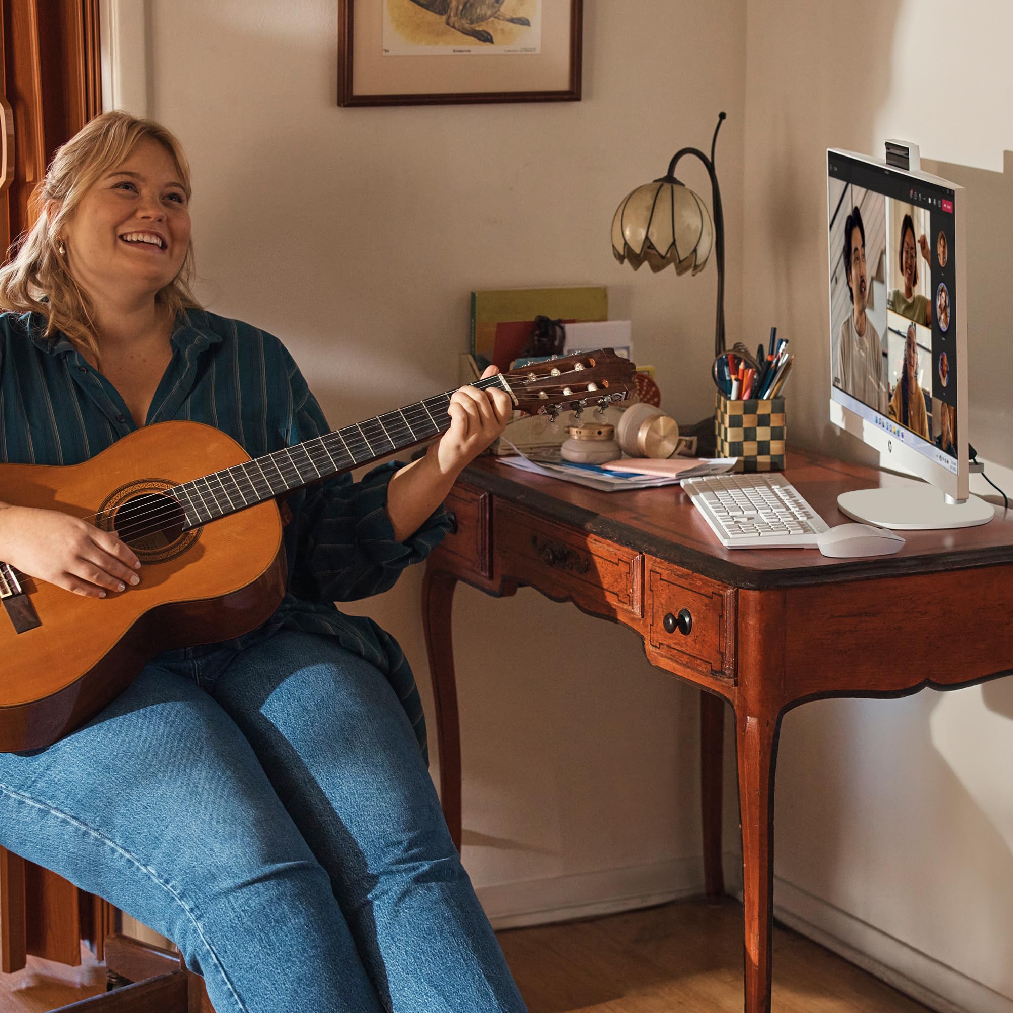 HP 24 inch All-in-One Desktop PC, FHD Display, AMD Ryzen 7 7730U, 16 GB RAM, 512 GB SSD, AMD Radeon Graphics, Windows 11 Home, 24-cr0032 (2024)