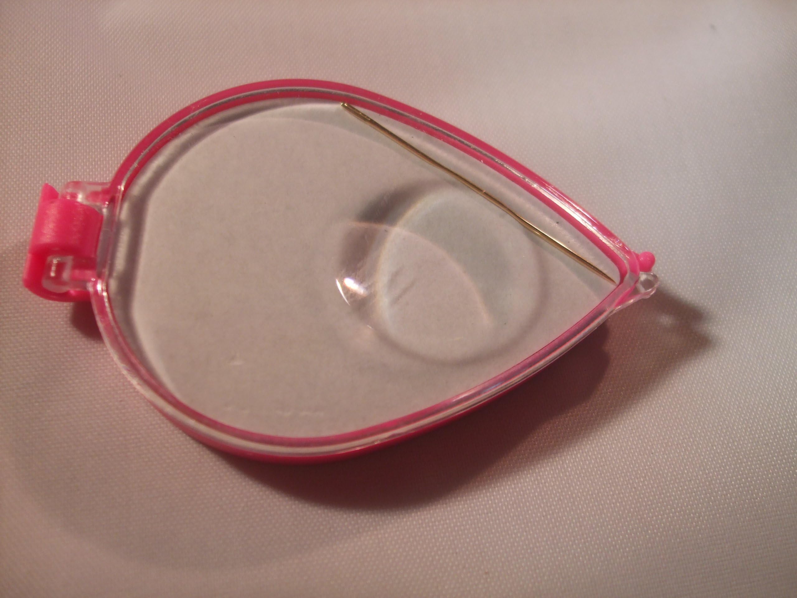 Magnetic Needle Case / Holder With Gold Coloured Needle - Pink