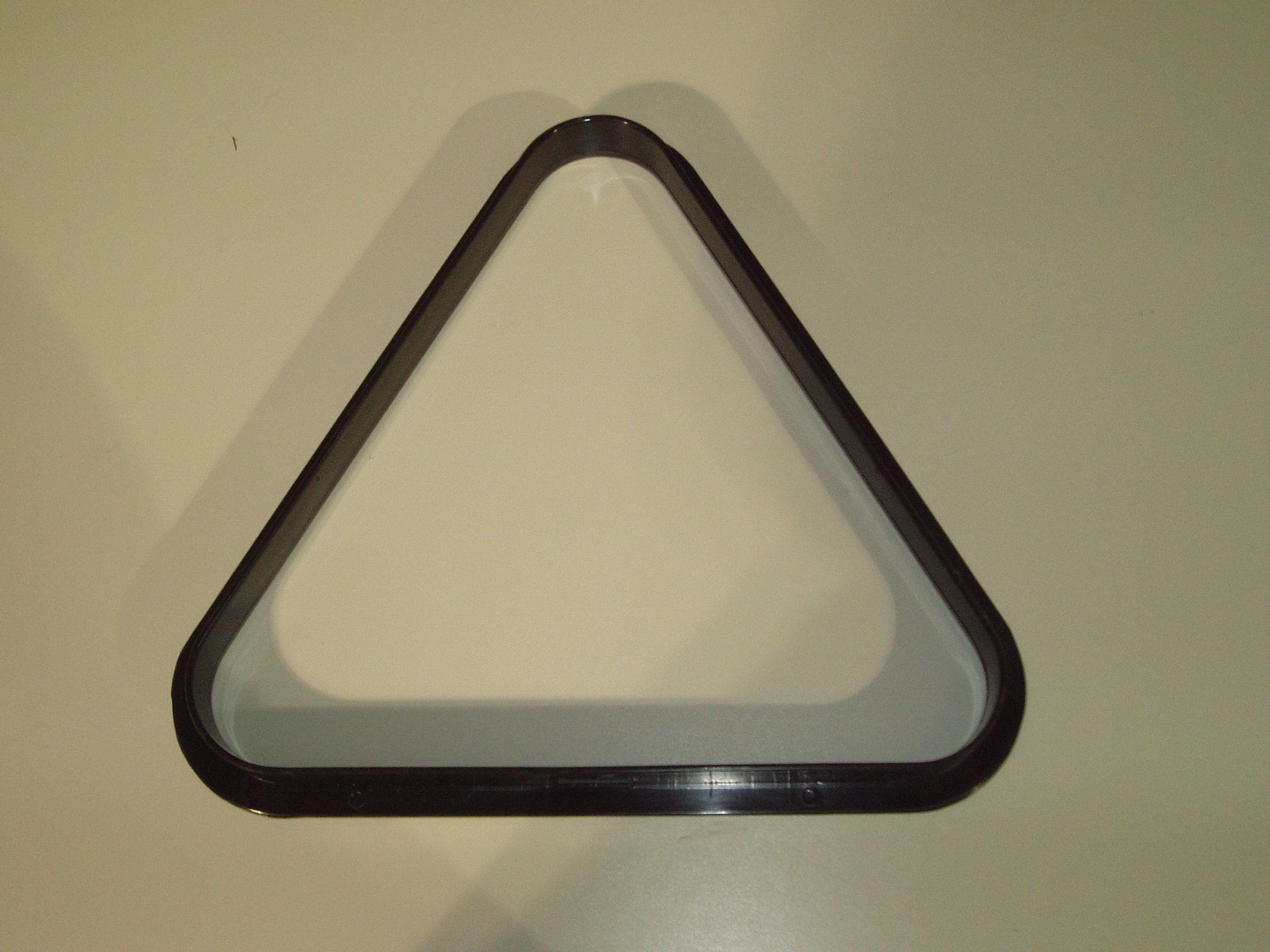 SGL POOL TABLE TRIANGLE TO FIT STANDARD 2" POOL BALLS**