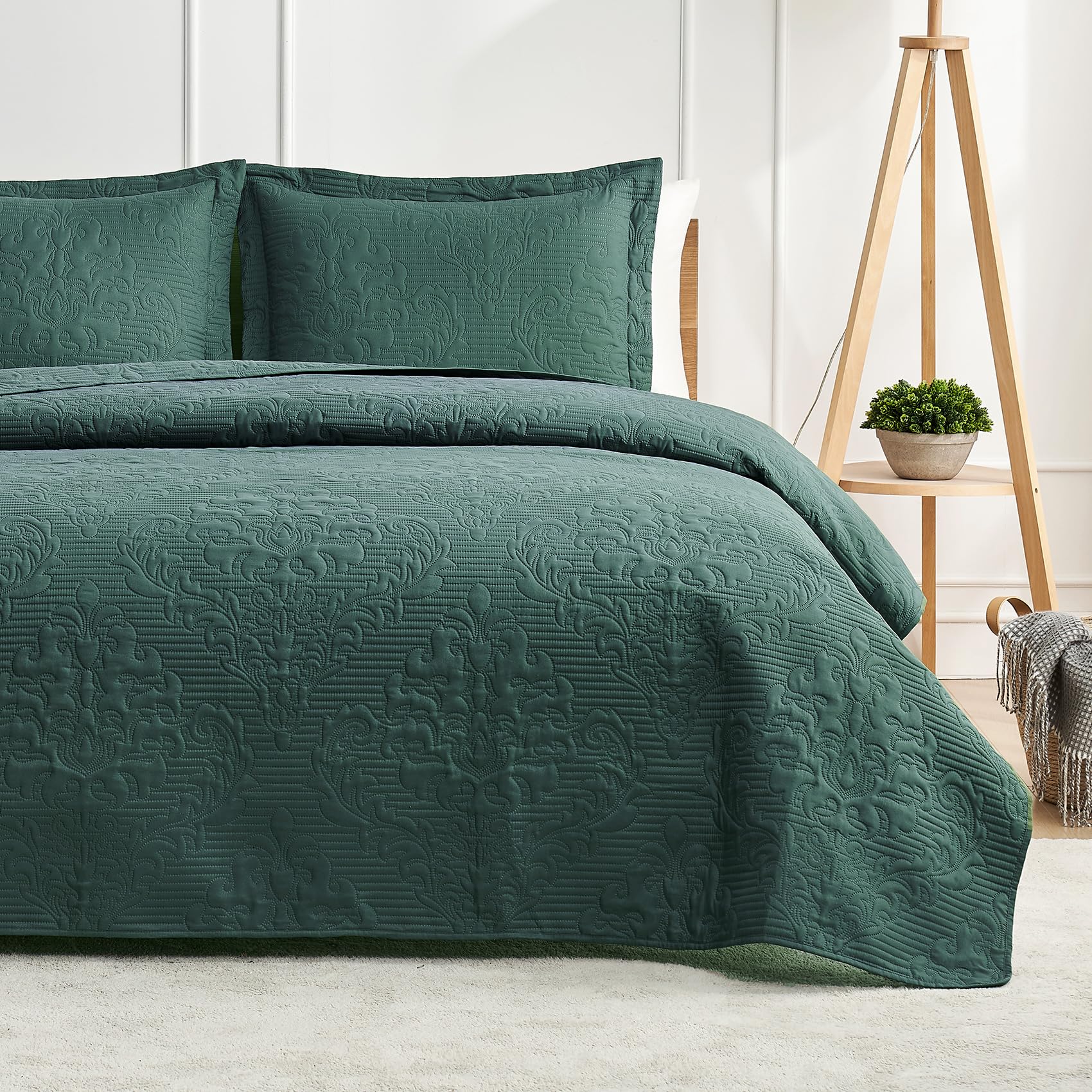 Hansleep Green Quilt Queen Size - Damask Ultrasonic Summer Bedspread Queen, Soft Lightweight Coverlet Bedding Set, 3 Pieces (1 Quilt, 2 Pillow Shams) Image