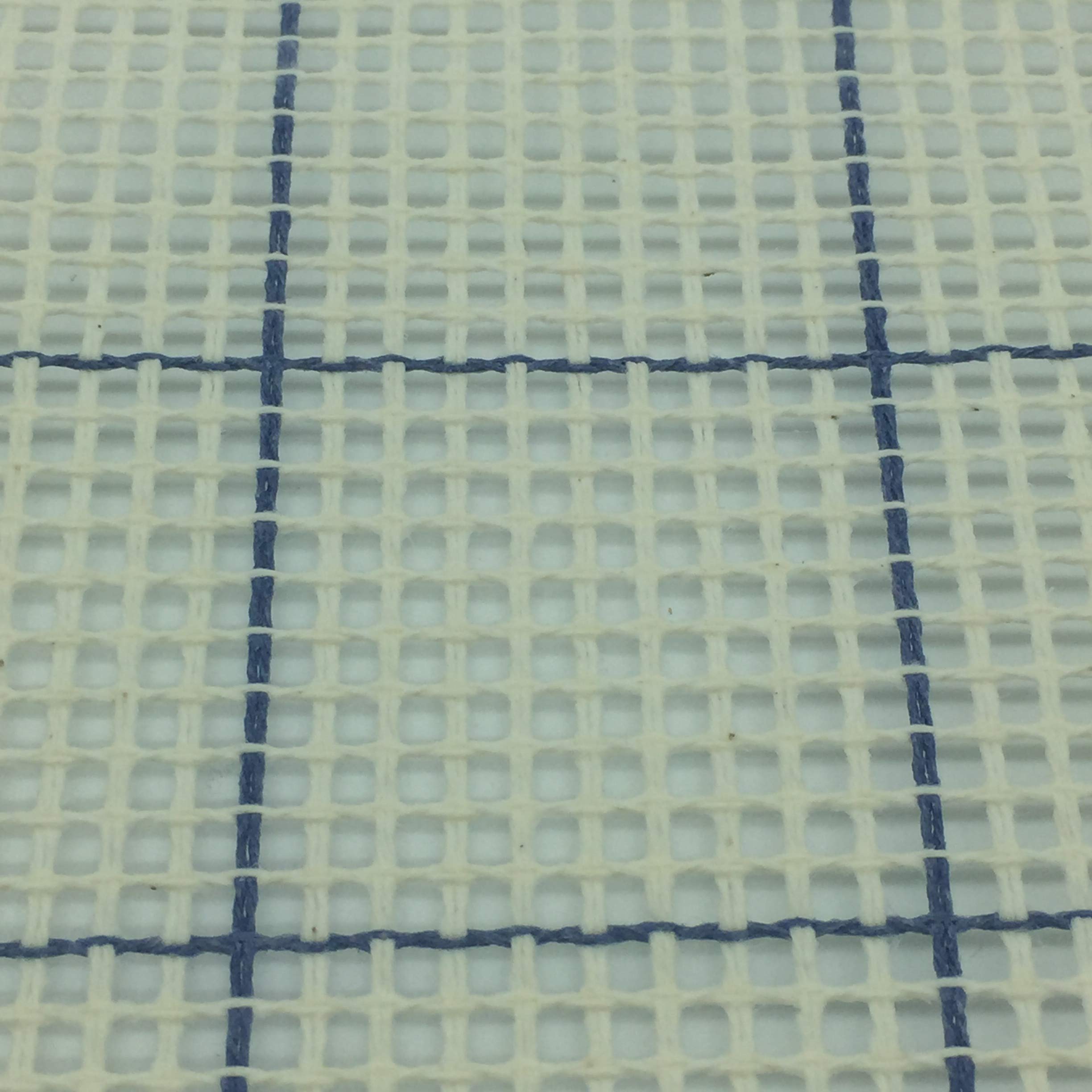 Rug and tapestry Canvas for cross stitch or needlepoint | 2 pieces of 50x50 cm fabrics (19 inches x 19 inches) | 1.97 points / cm - 5 counts | printed grid | of Delicatela