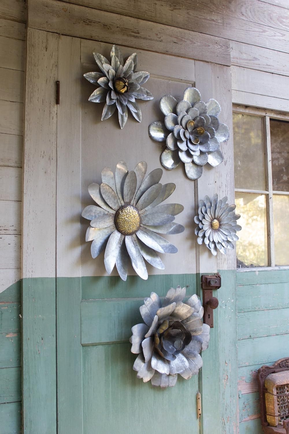 Amazon Com Kalalou Galvanized Metal Flower Wall Hangings Set Of Five Home Kitchen