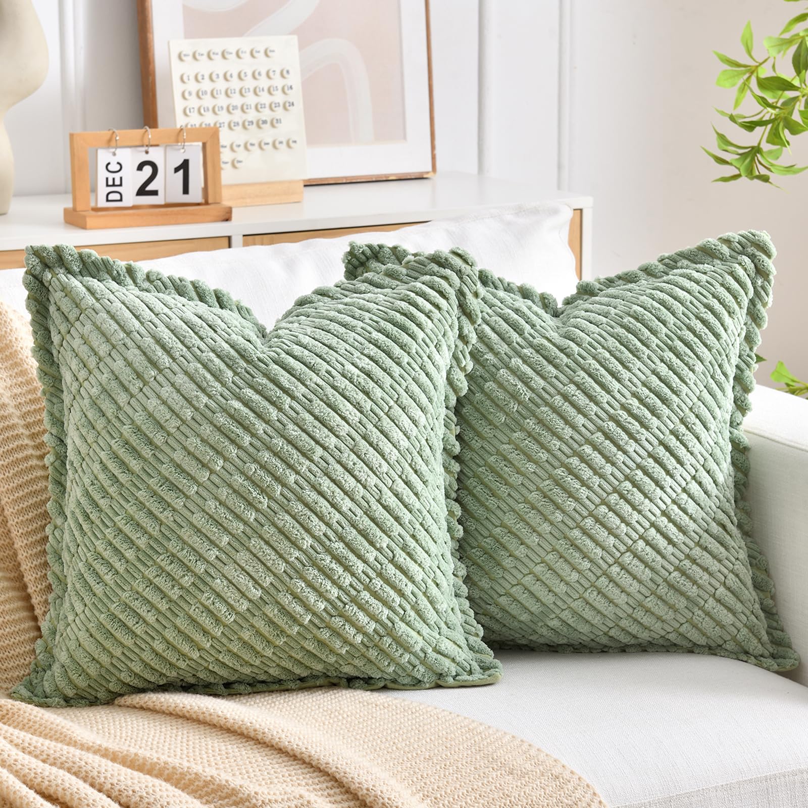 LRartdeco Pack of 2 Corduroy Sage Green Cushion Cover Boho Decorative Throw Pillowcase Sofa Cushions Modern Twill Throw Pillow Covers Soft Cushions for Home Decor Couch with Invisible Zipper