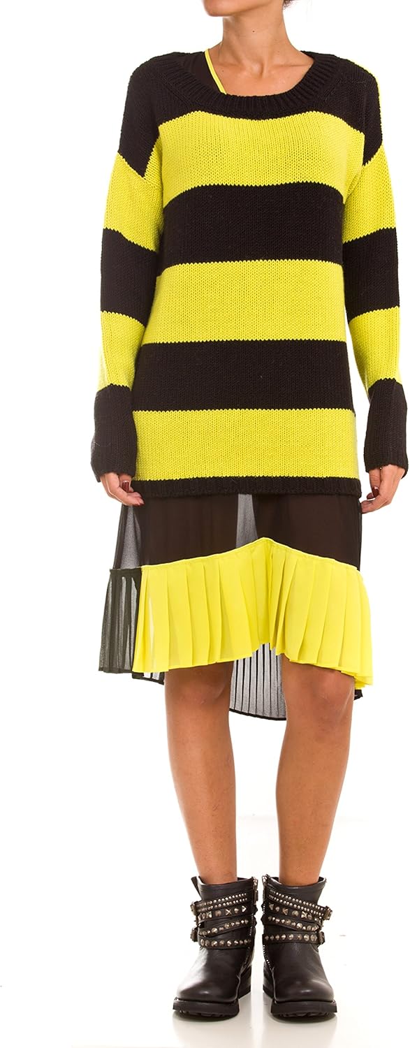 Belle Calze Delle Gambe Della Donna Con I Talloni Sopra Bianco - Foto 3