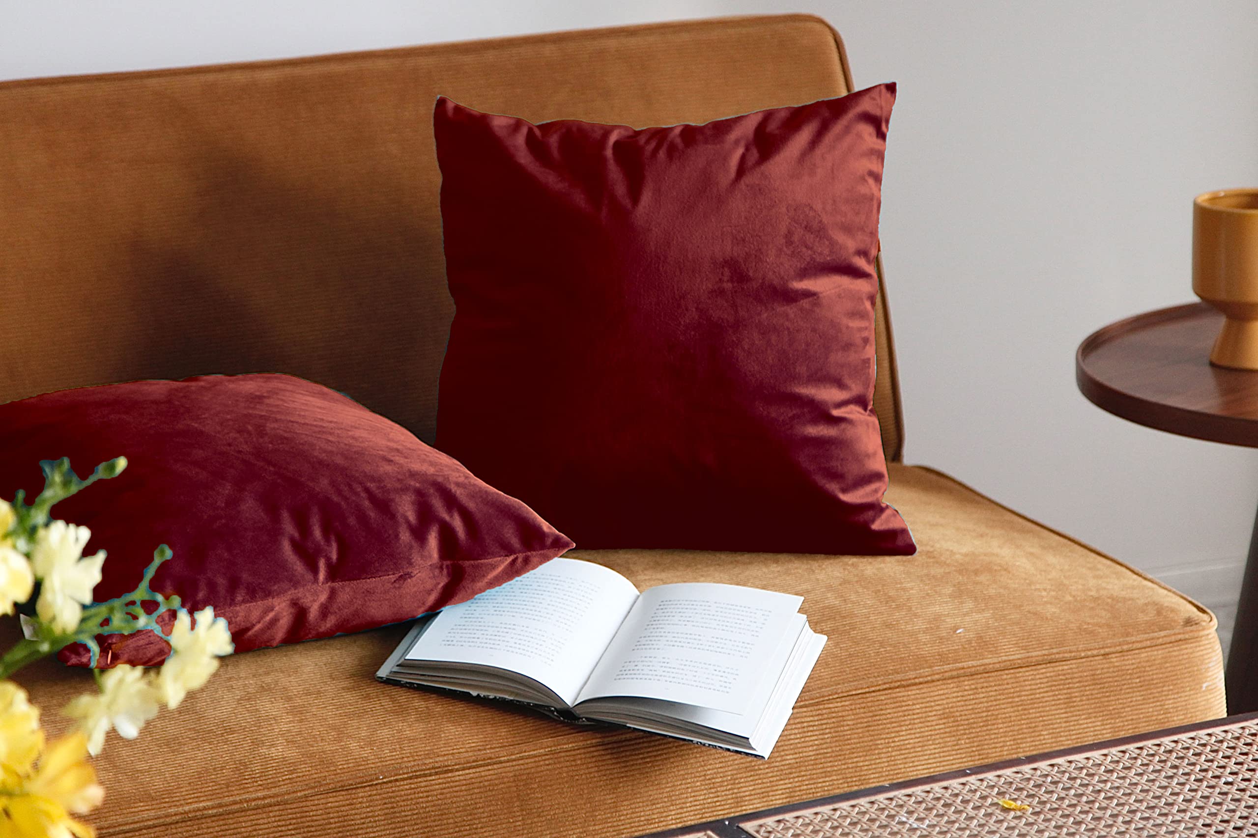 Pagnanno. Set of 2 Soft Velvet Cushion Covers 45x45cm(18x18 Inches) Plain Throw Pillowcases Square Cushion Covers for Chairs,living room,bedroom with Invisible Zipper ((Pack of 2), Wine Red)