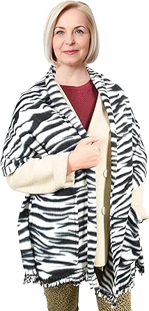 Soft shawl with pockets Clearance