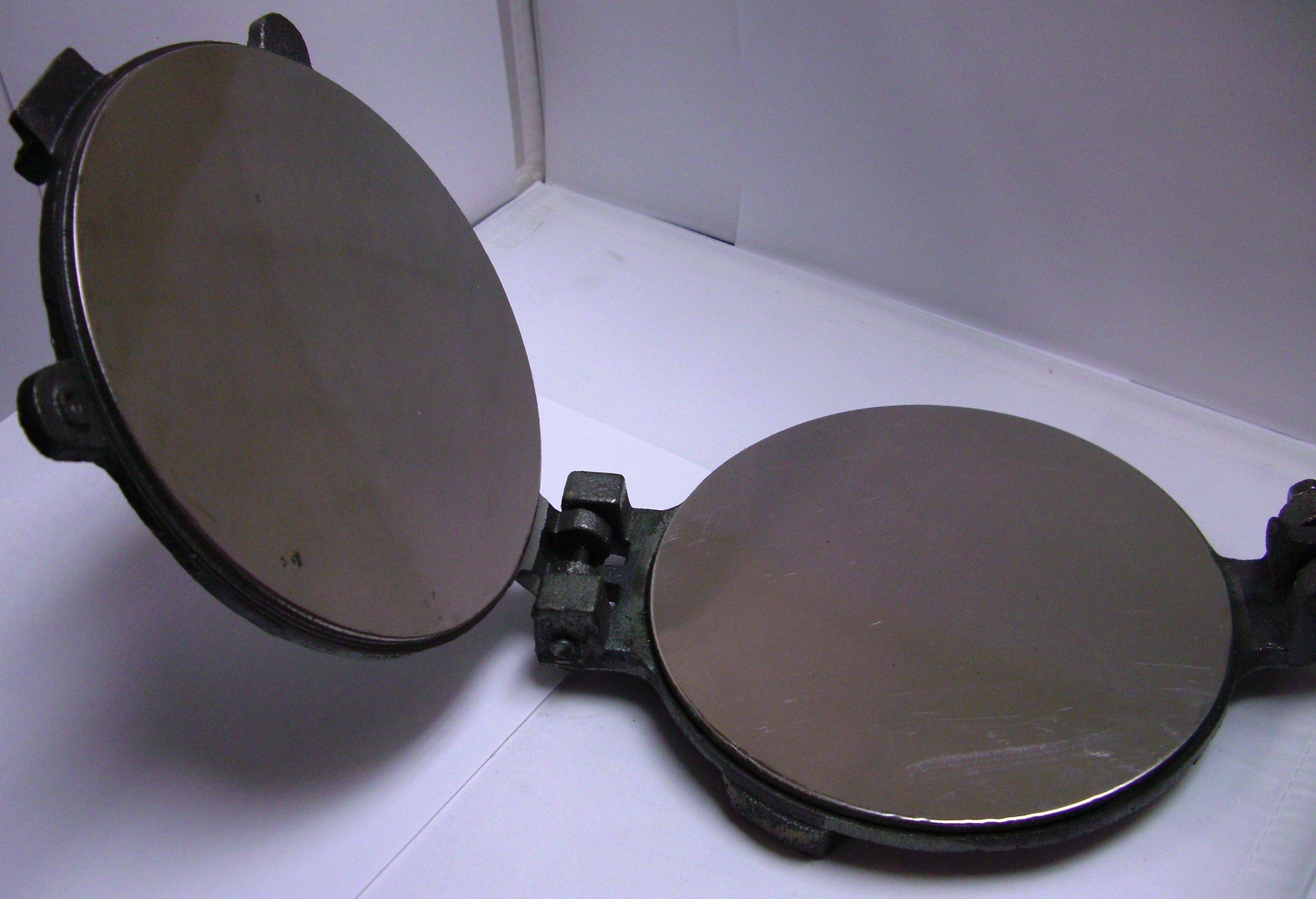 chapati maker iron