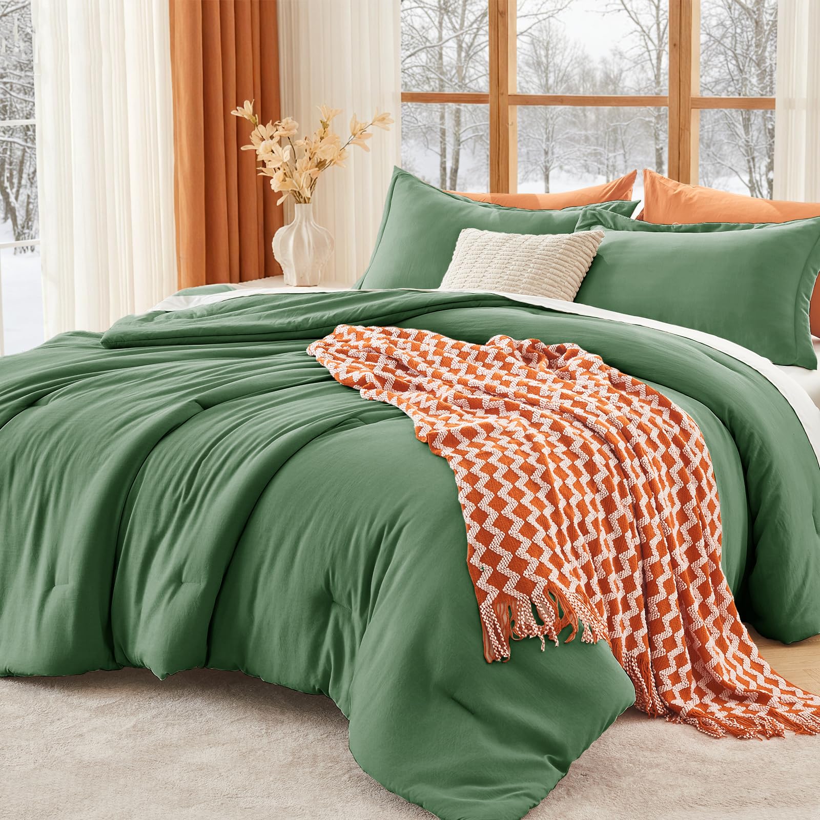 MUXHOMO Queen Comforter Set, All Season Ultra Soft Down Alternative Bedding - 3 Piece Lightweight Bed Set Includes 1 Comforter (90"x90") and 2 Pillow Shams (20"x26"), Dark Green Image