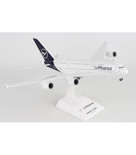 Amazon.com: Daron SkyMarks Qantas A380 1/200 New Livery with Gear