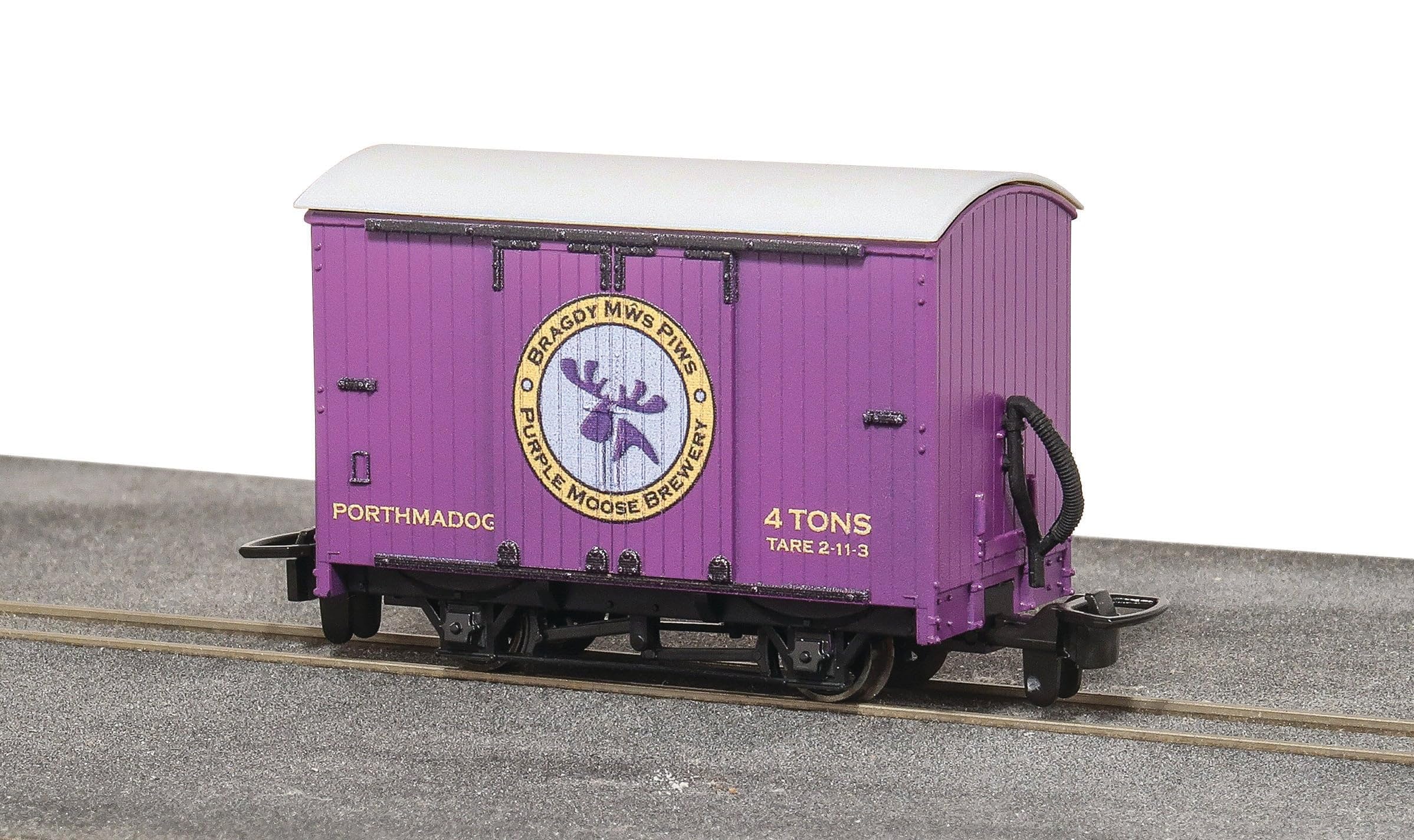 Peco - OO-9 Gauge - 9ft 7 Box Van - Purple Moose Brewery (GR-906)