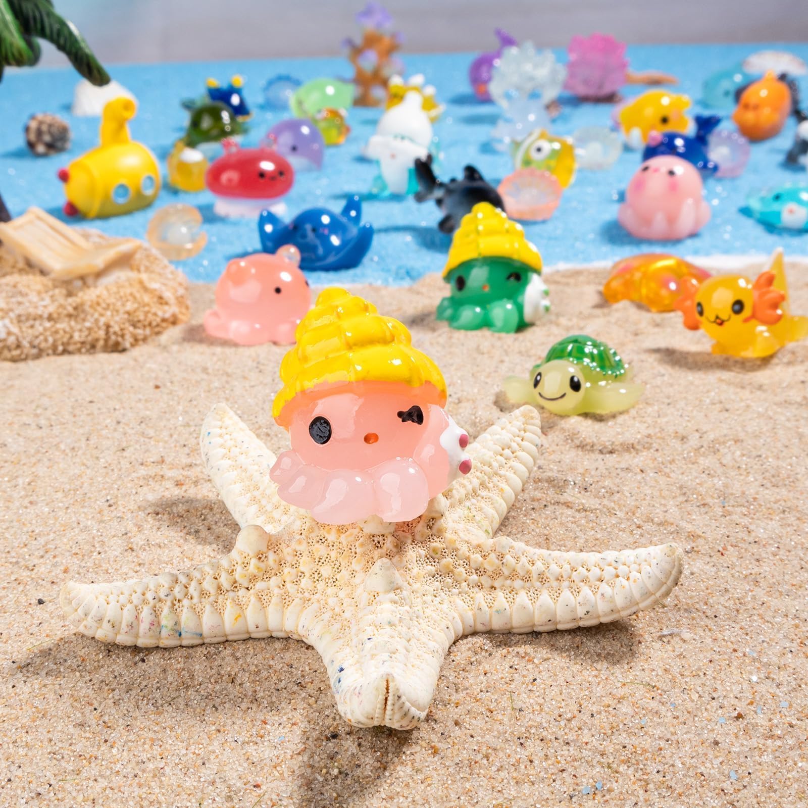 dsooldre 50pcs Mini Ocean Resin Animals Tiny Sea Animals Figurines Marine Miniature Plastic Animals Aquarium Ornaments Decorations for DIY Fish Tank Potted Micro Fairy Garden Dollhouse