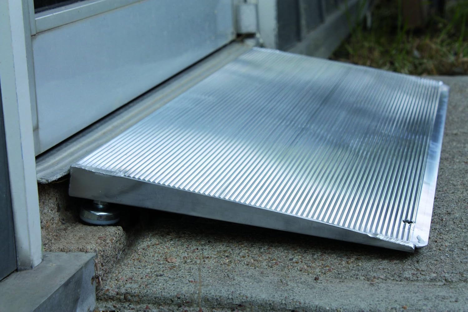 Prairie View Industries ATH1232 Adjustable Threshold Ramp, 12 Inch X 32 Inch, 6 Lbs: Health & Personal Care