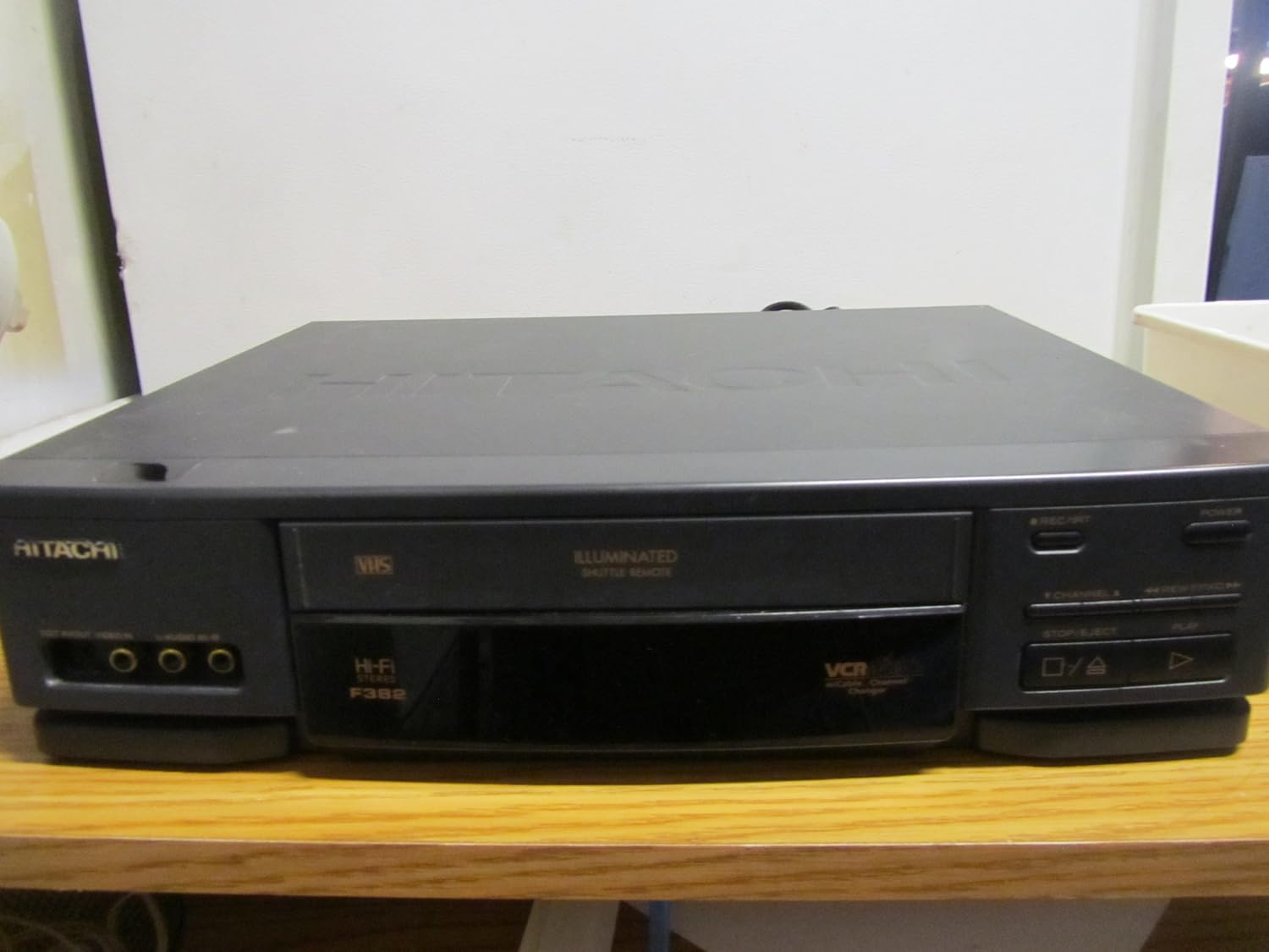 Amazon.com: Hitachi VT-F382A 4-Head VHS Hi-Fi Stereo