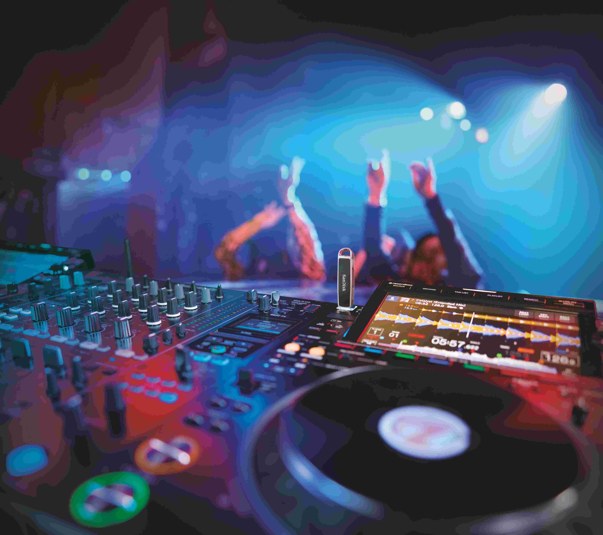 SanDisk 512GB DJ Flash Drive - Up to 1,000 MB/s Read Speed and 900 MB/s Write Speed, High-Performance, Dual Connector USB Type-C and USB Type-A Flash Drive - SDDDE1-512G-GR46