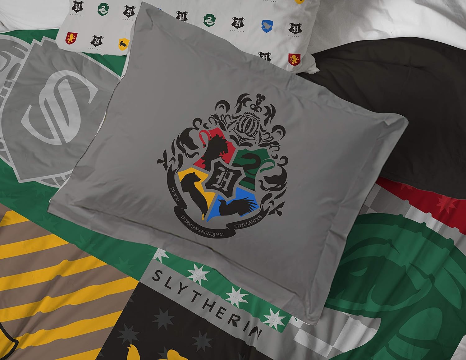 Jay Franco Harry Potter House Pride 7 Piece Queen Bed Set Bedding