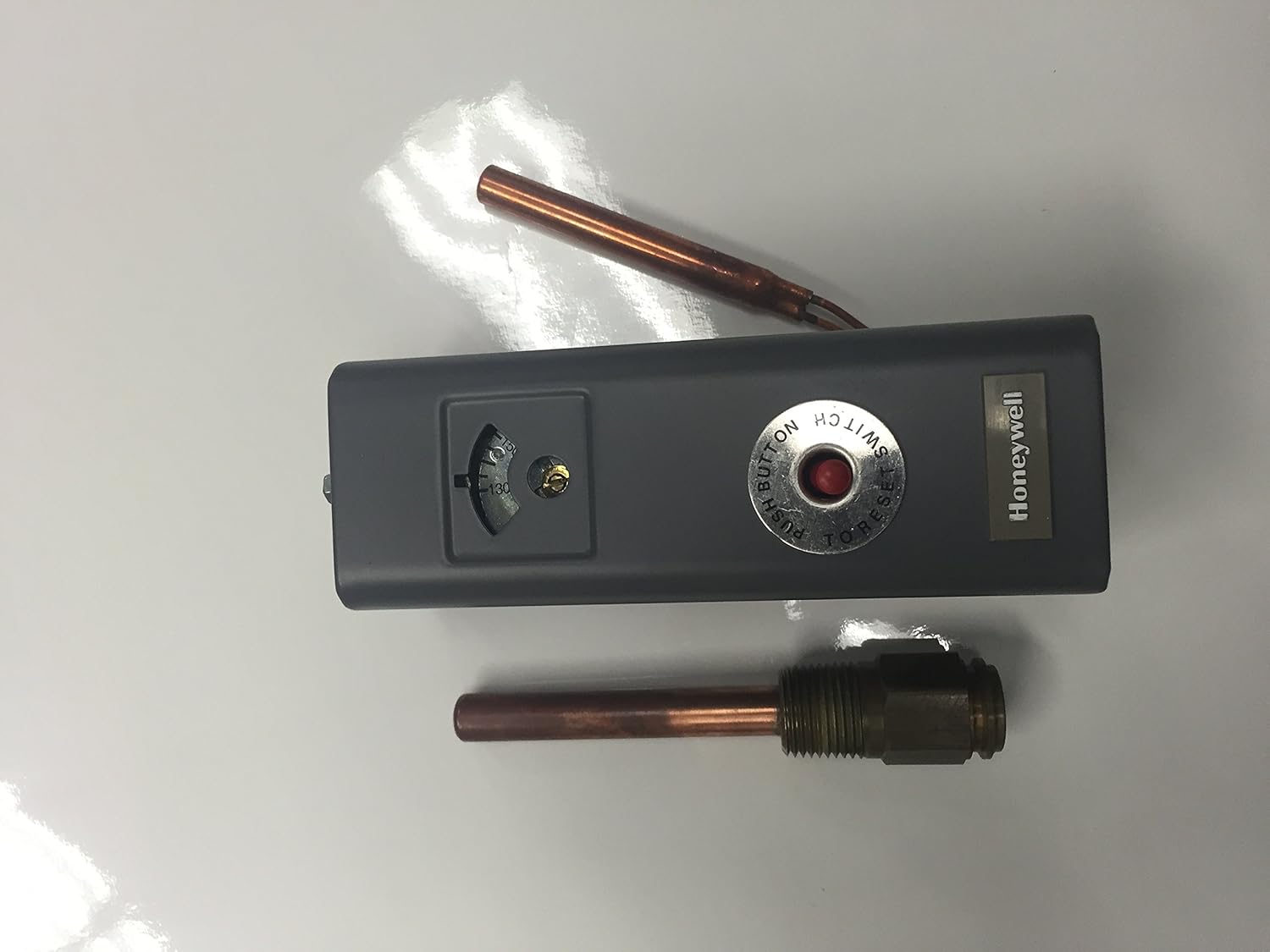 Honeywell L4006E1000 with 1/2" Well Manual Reset High Limit Control