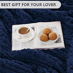 L'AGRATY Chunky Knit Blanket