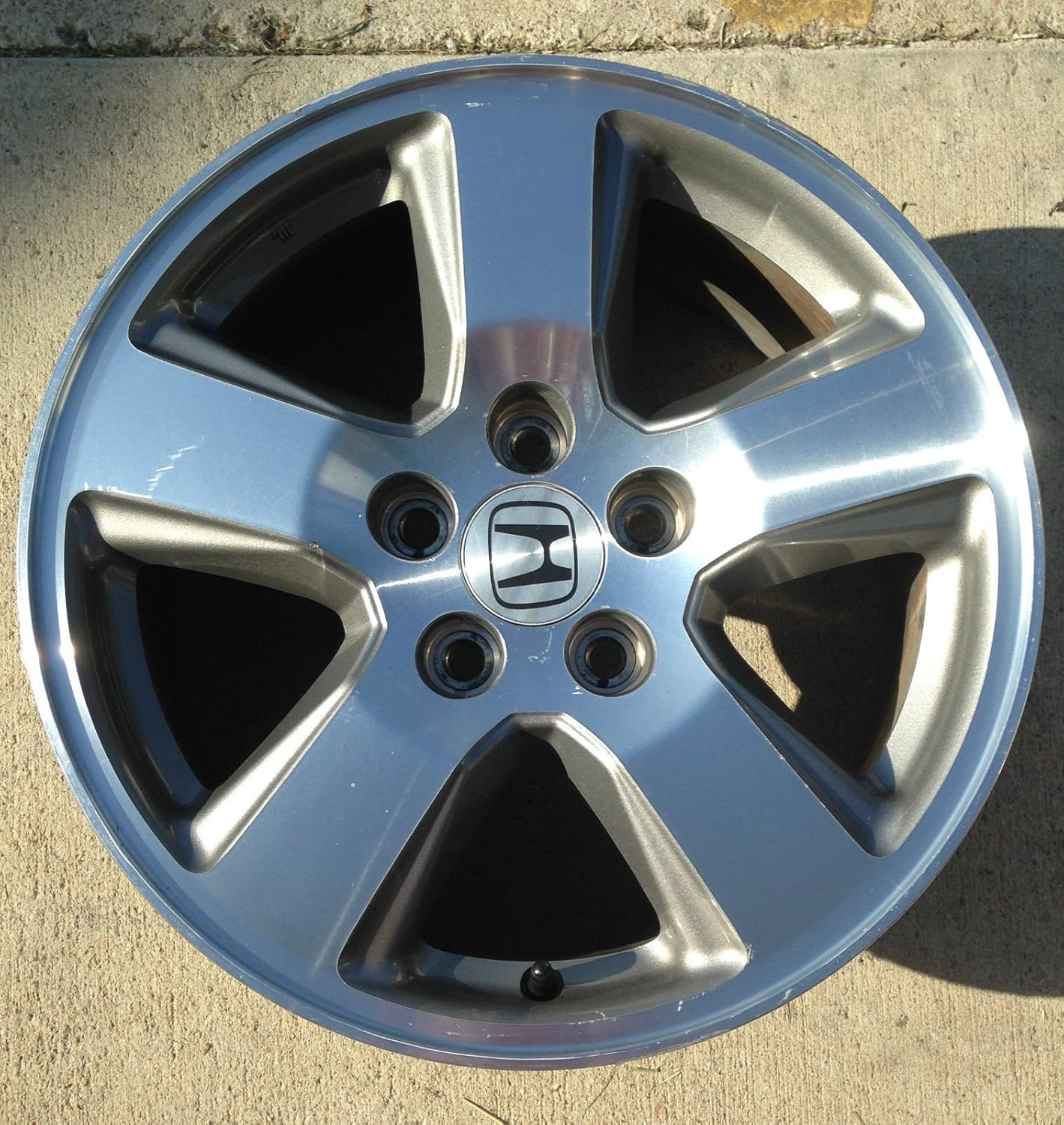 Amazon Com 17 Inch 2009 2010 2011 Honda Pilot Oem Alloy Wheel Rim 42700szaa22 63992 17x7 5 5x120 Automotive