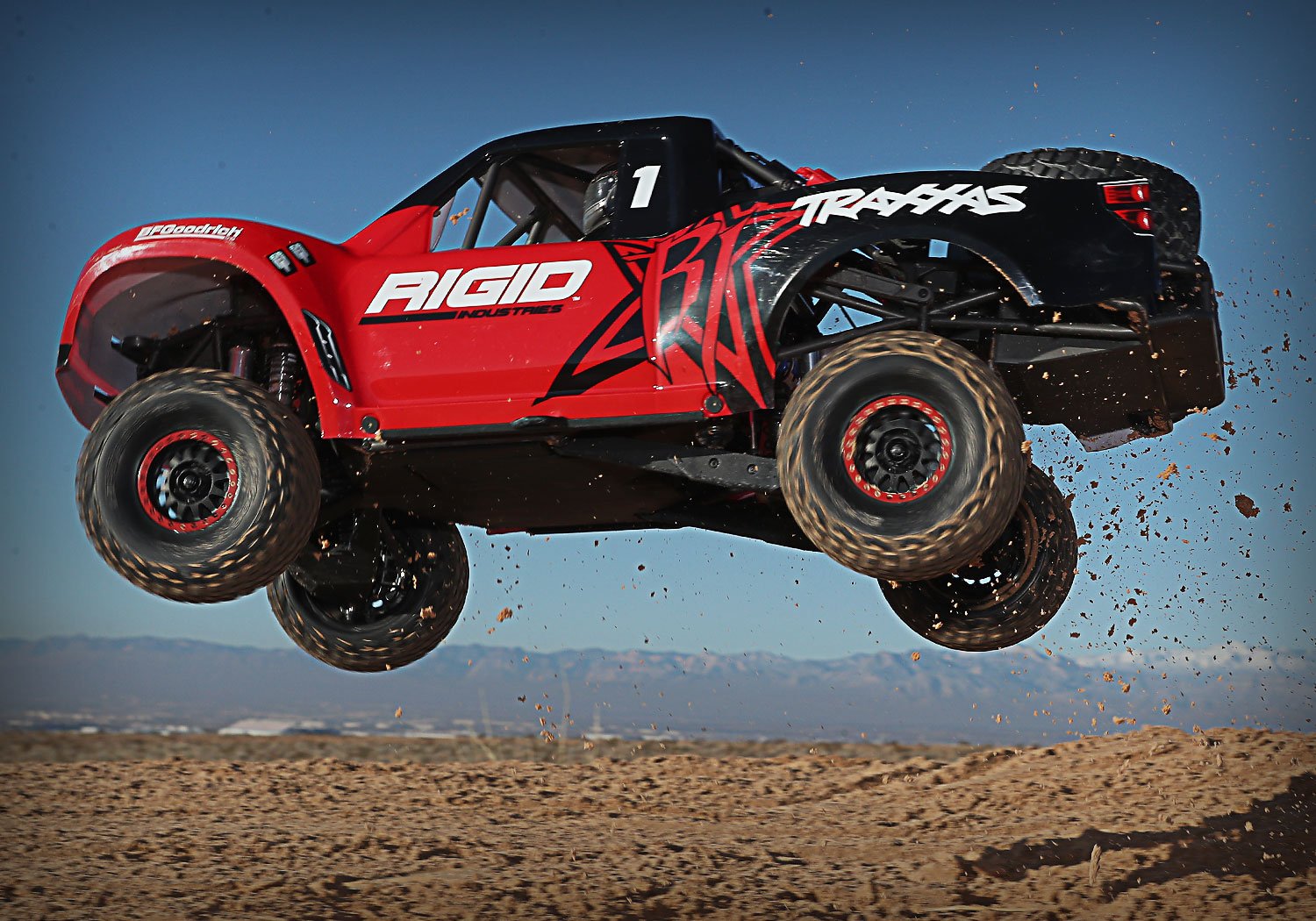 traxxas desert truck