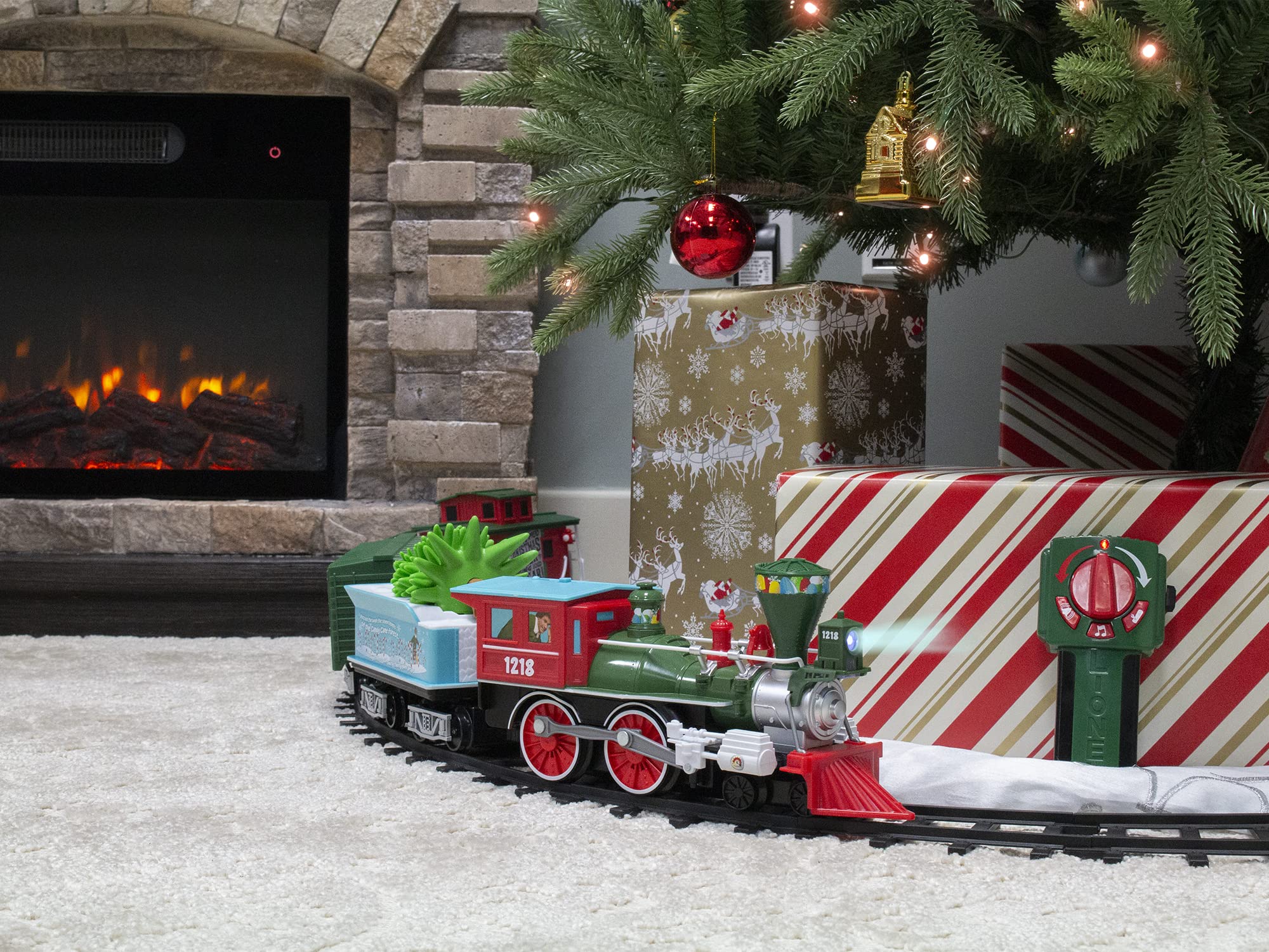Elf Remote Control Mua Lionel Battery-Operated Elf Toy Train Set with Locomotive, Train ...