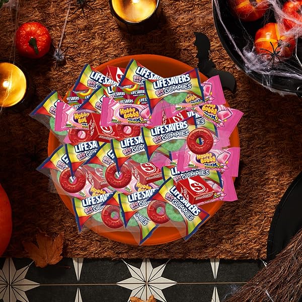 STARBURST, LIFE SAVERS & HUBBA BUBBA MAX CANDY VARIETY PACK, 255 CT BULK BAG