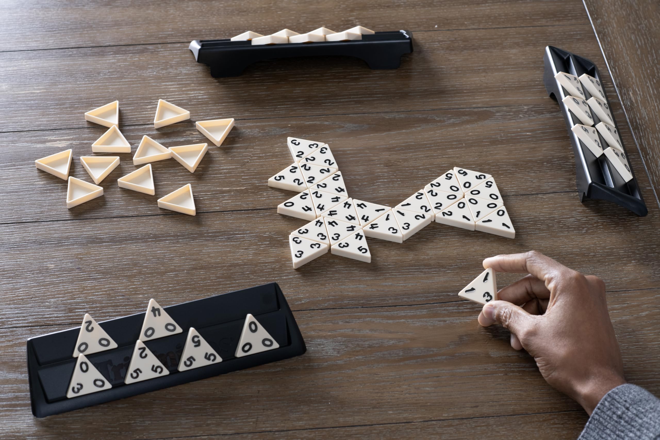 Goliath - Triominos Classic - Beliebtes Brettspiel bei Jung und Alt ab 6 Jahren - Familienspaß und Gesellschaftsspiel für 2-4 Spieler - Mit Taktik und Strategie für Kinder und Erwachsene 7