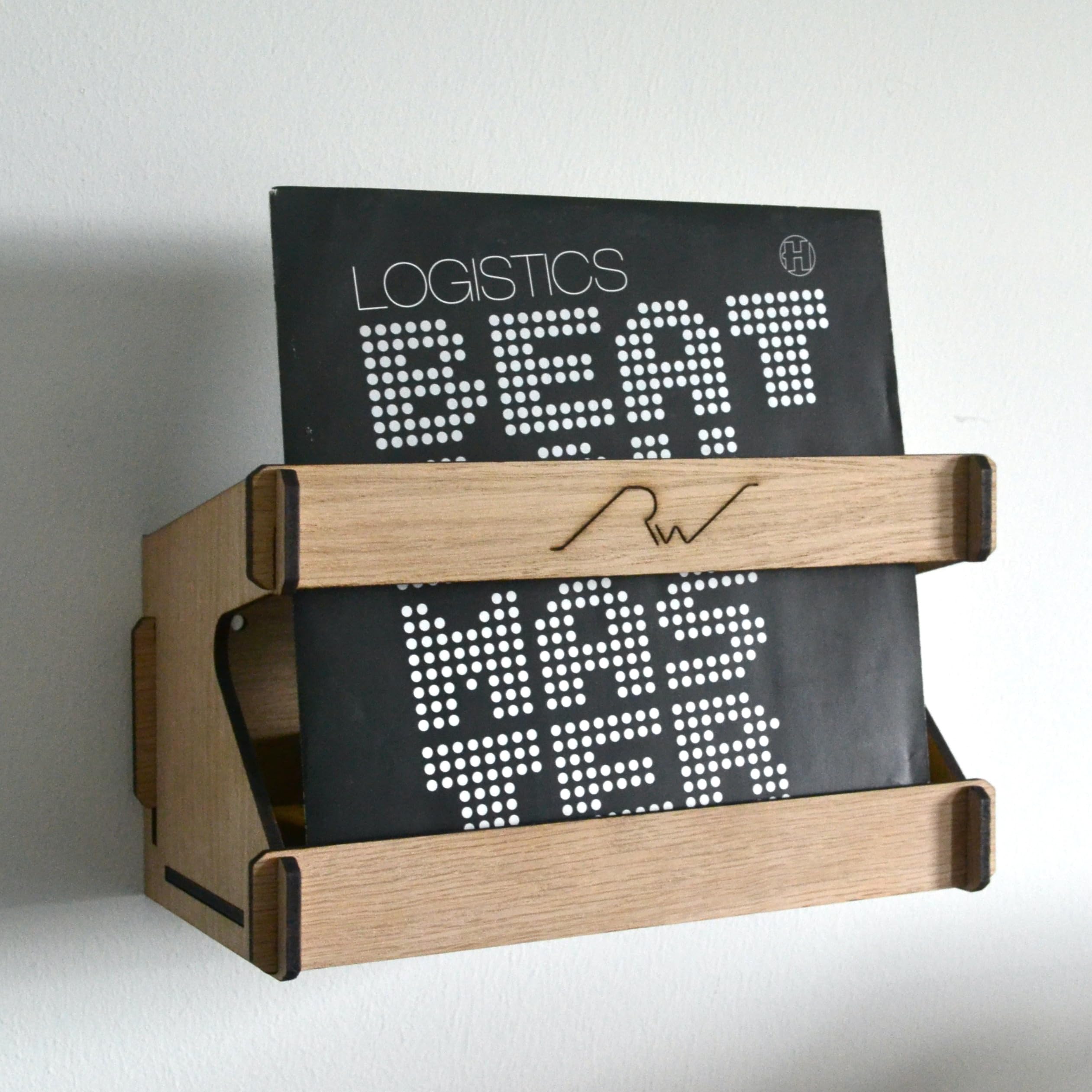 Rewind Designs Vinyl Record storage wall mounted box/crate for up to 30 7 inch records (Oak)