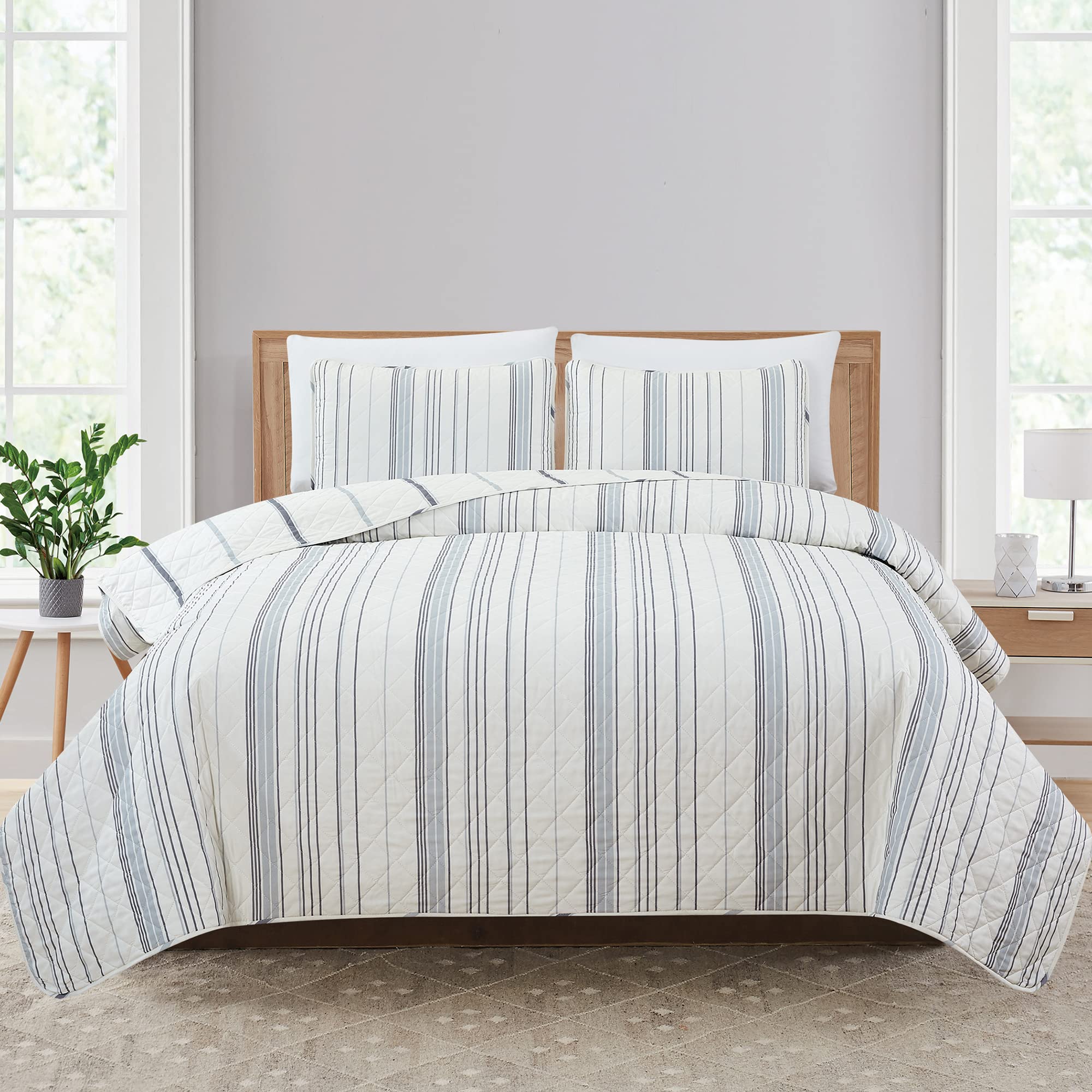 Photo 1 of Market & Place 3 Piece Reversible Quilt Set with Shams | All-Season Soft & Lightweight Bedspread with Modern Striped Pattern | Sofia Collection (King, Ivory/Grey)