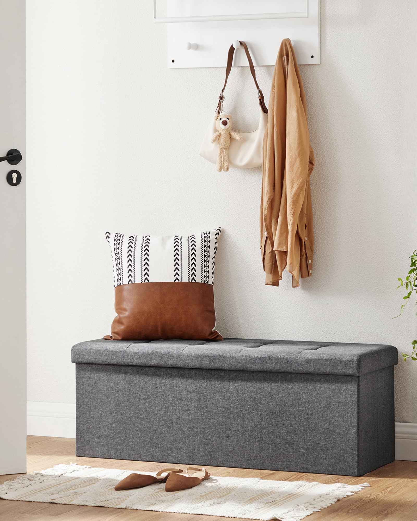 SONGMICS Sitzhocker mit Stauraum, klappbare Sitzbank, 38 x 110 x 38 cm Fußbank, Aufbewahrungsbox, bis 300 kg belastbar, für Wohnzimmer Schlafzimmer Flur, schiefergrau LSF77K 8