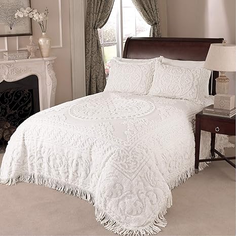 Amazon Com Beatrice Home Fashions Medallion Chenille Bedspread Queen White Home Kitchen
