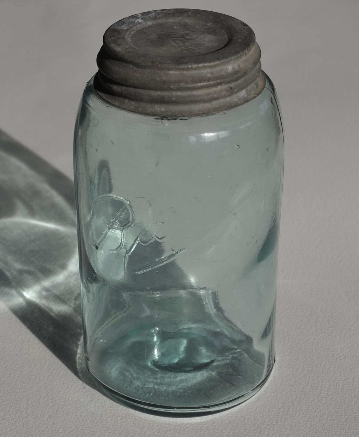 Amazon Com Rare Old Blue Ball Mason Jar With Zinc Lid Not Perfect Mason Quart Size Late 1800 S Early 1900 S Kitchen Dining