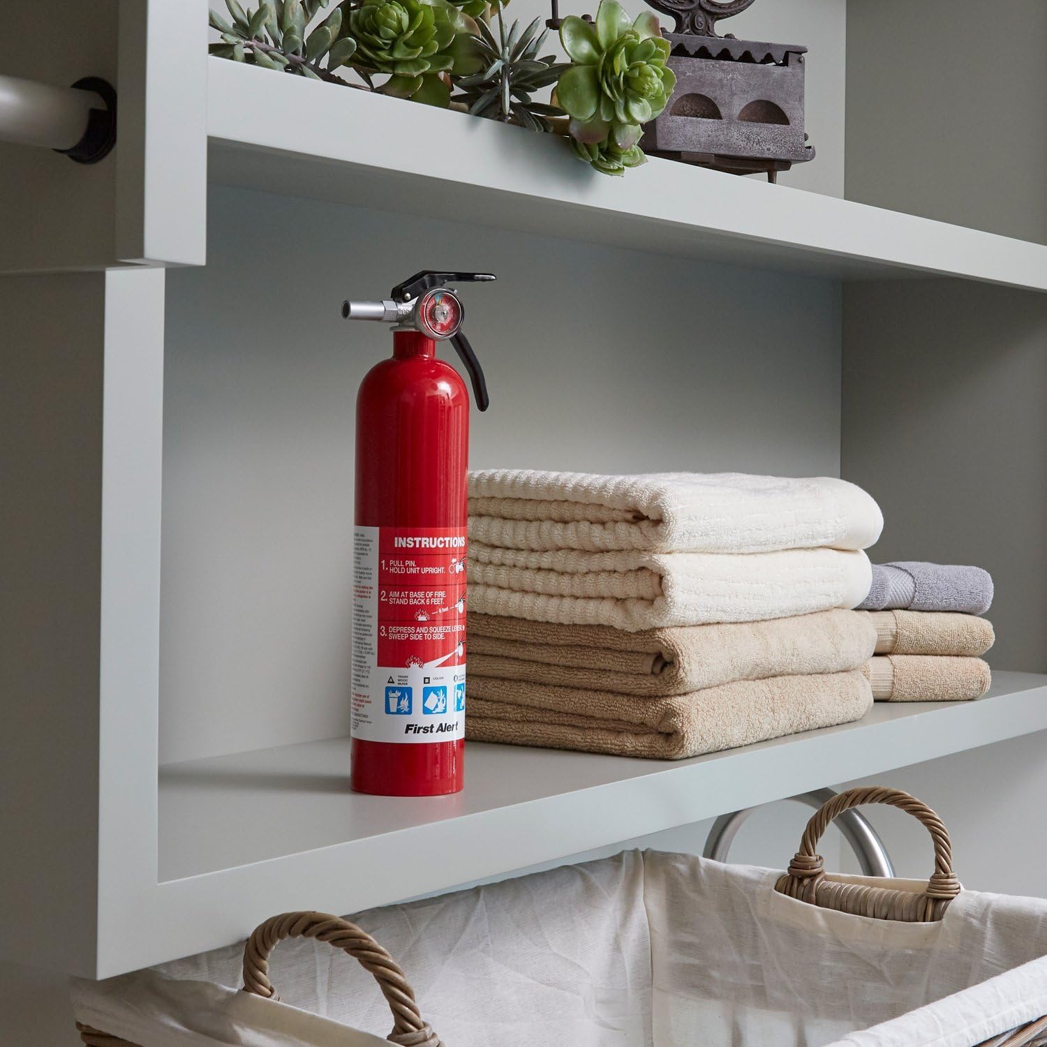 FIRST ALERT Fire Extinguisher - - 
