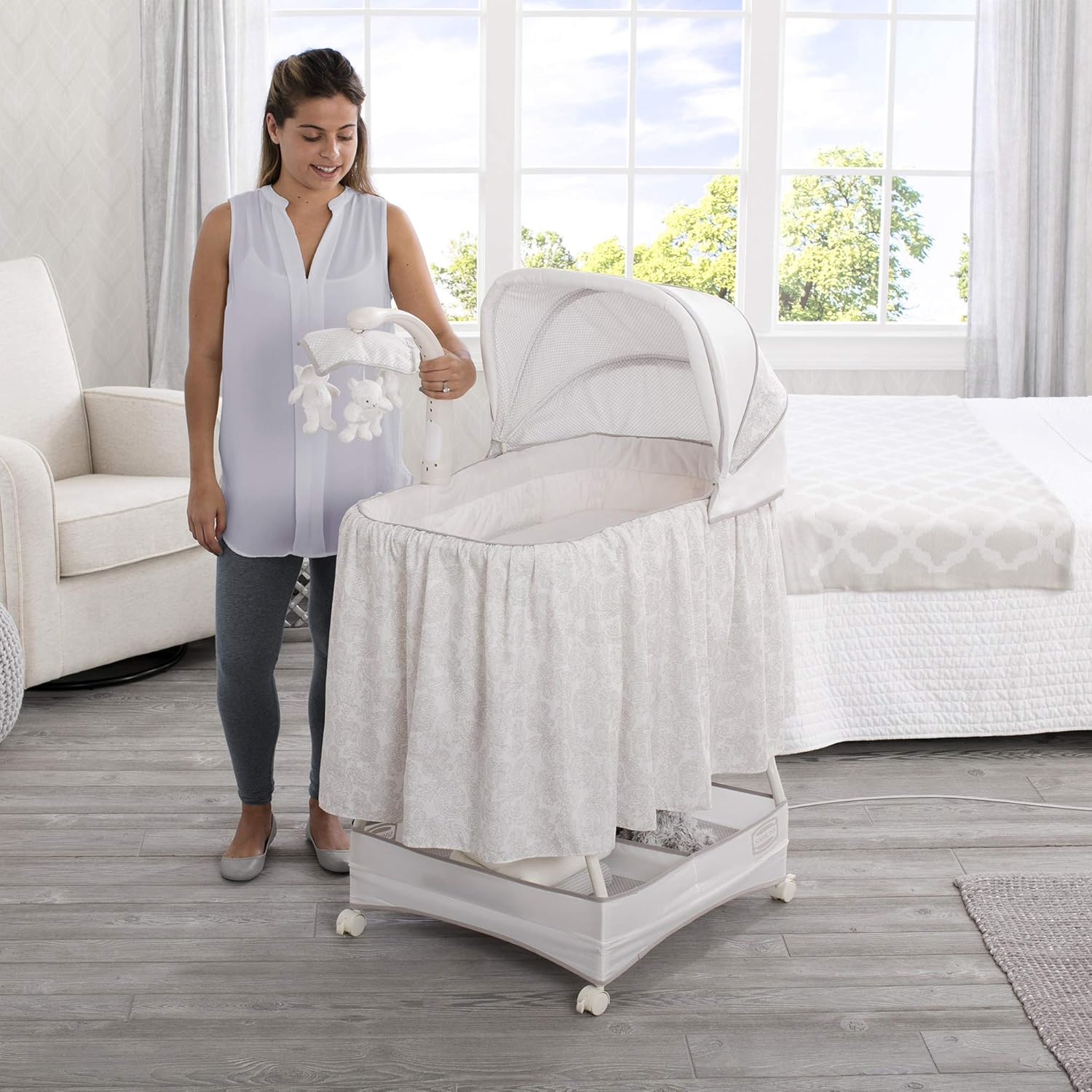 simmons kids silent auto gliding deluxe bassinet