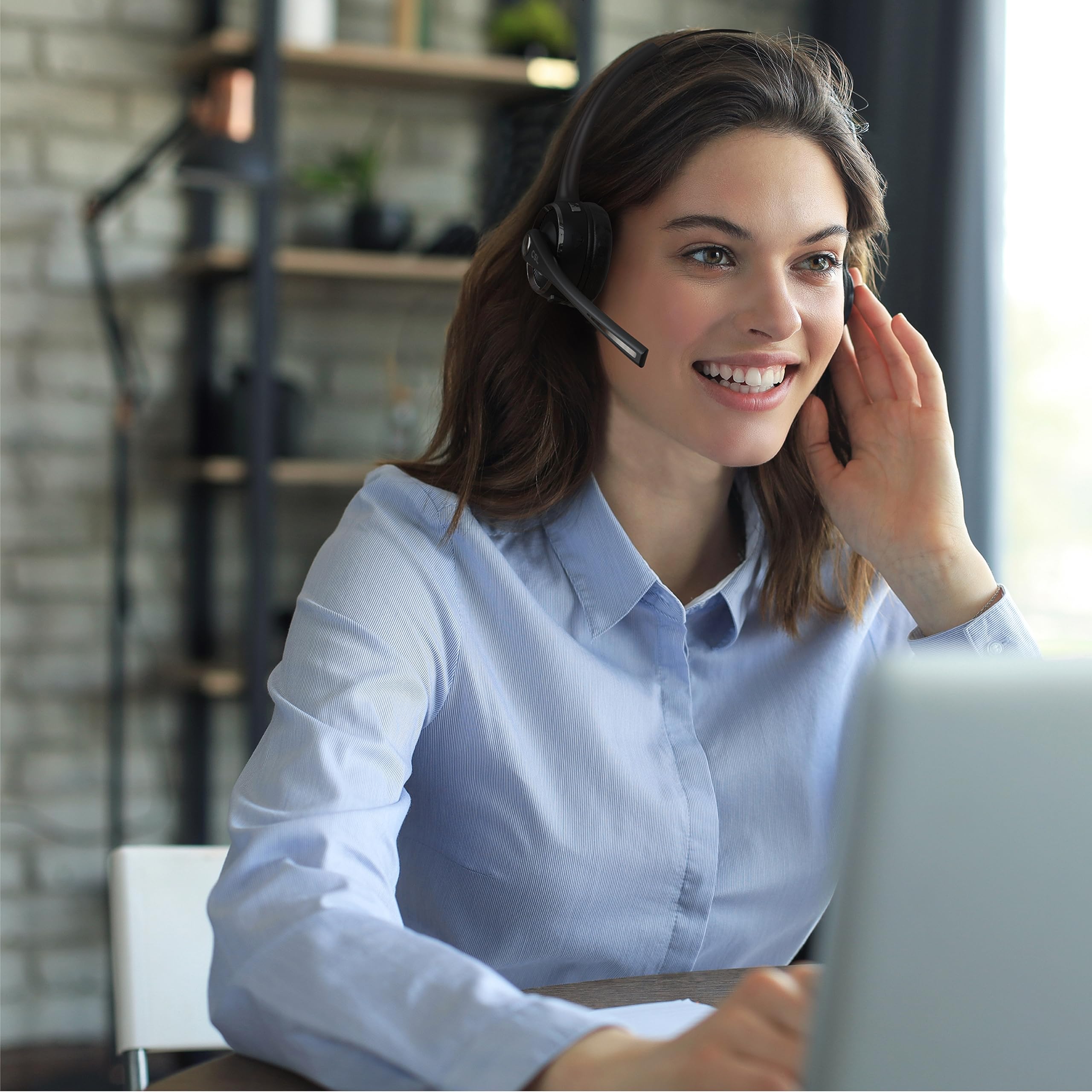 CSL - Bluetooth 5.0 Headset mit Ladestation - PC Headset mit flexiblem Mikrofon - Multipoint - kabellos - leicht - freisprechen - für Auto und LKW Computer Call Center Handys