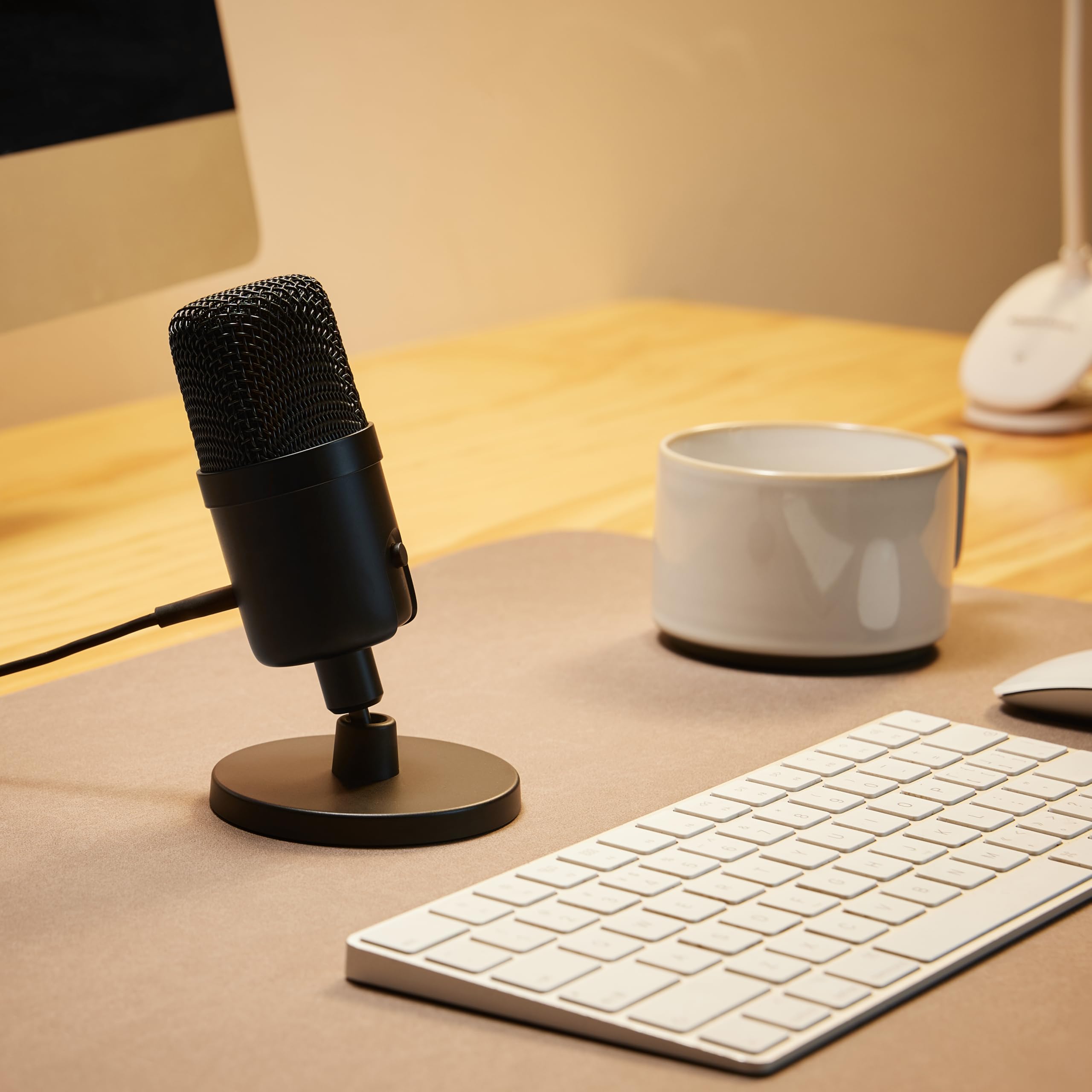 Amazon Basics USB Condenser Microphone for Streaming, Recording, and Podcasting on PC, Plug and Play, Cardioid Pickup, Adjustable Stand with 360° Rotation, 5.8 x 3.4 inches, Black