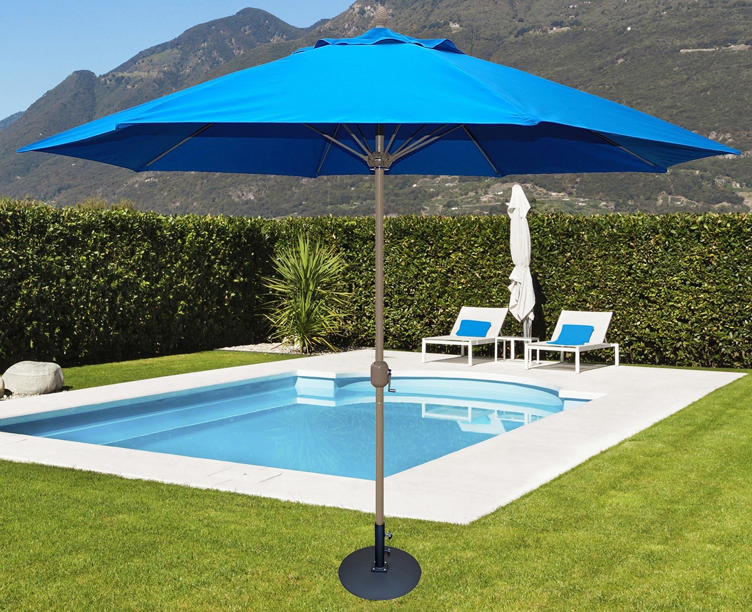 Amazon Com Tropishade 11 Sunbrella Patio Umbrella With Royal Blue Cover Garden Outdoor