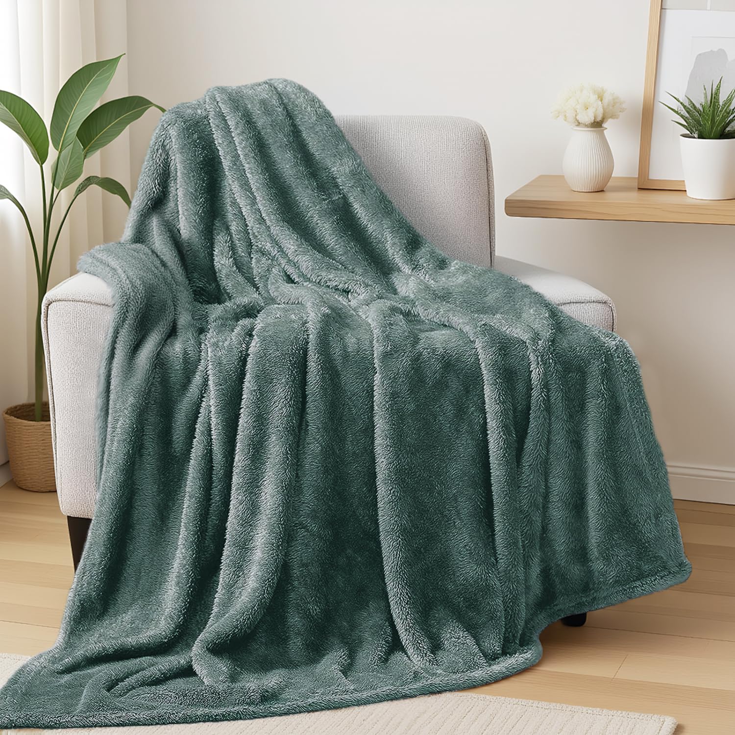 Exclusivo Mezcla Plush Fuzzy Fleece Throw Blanket 127x178 CM, Super Soft, Fluffy and Warm Blankets for Couch, Bed, All Season Use, Celadon