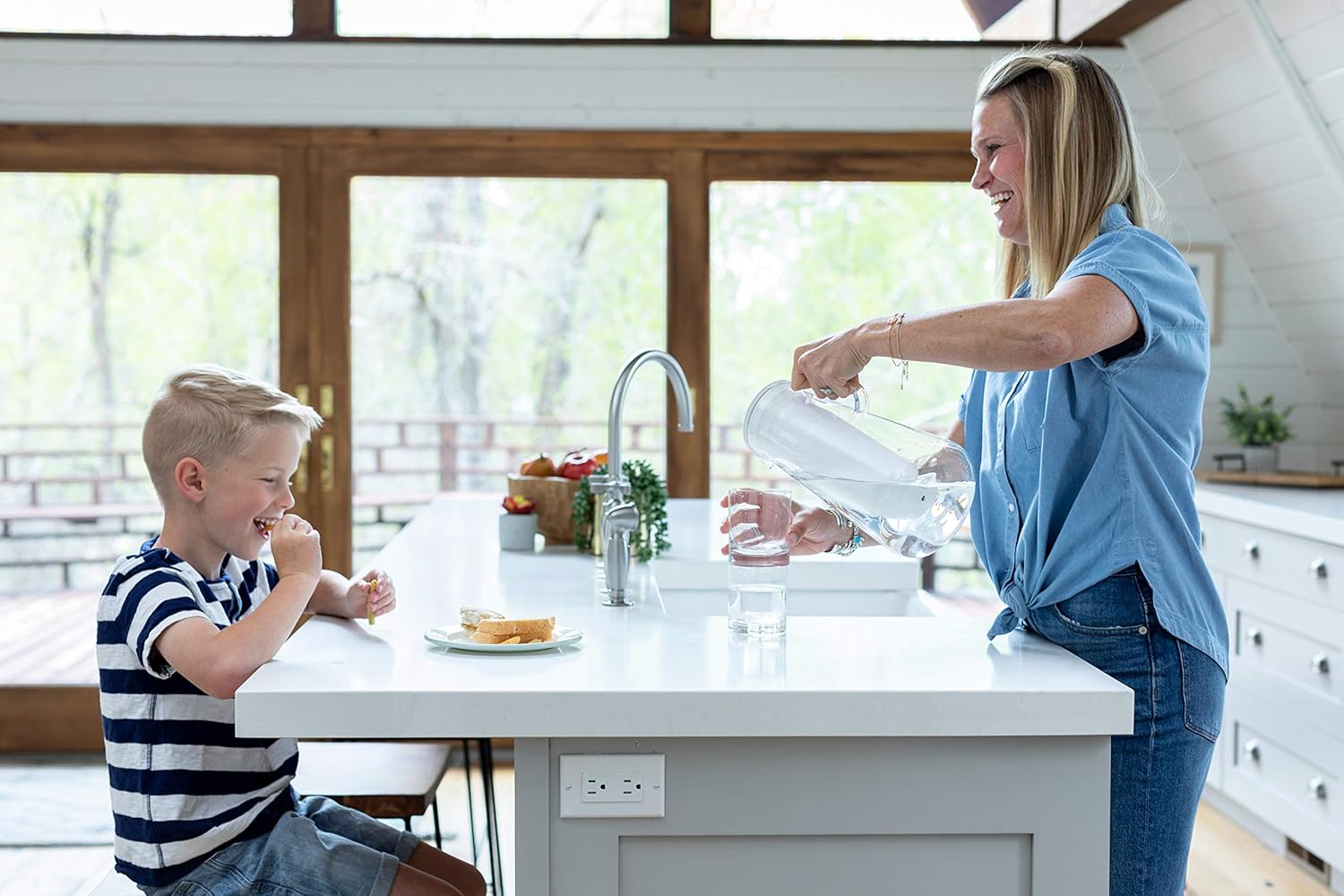 LifeStraw Home 7-Cup Glass Water Filter Pitcher Tested to Protect Against Bacteria, Parasites, Microplastics, Lead, Mercury, and a Variety of Chemicals (White): Sports & Outdoors