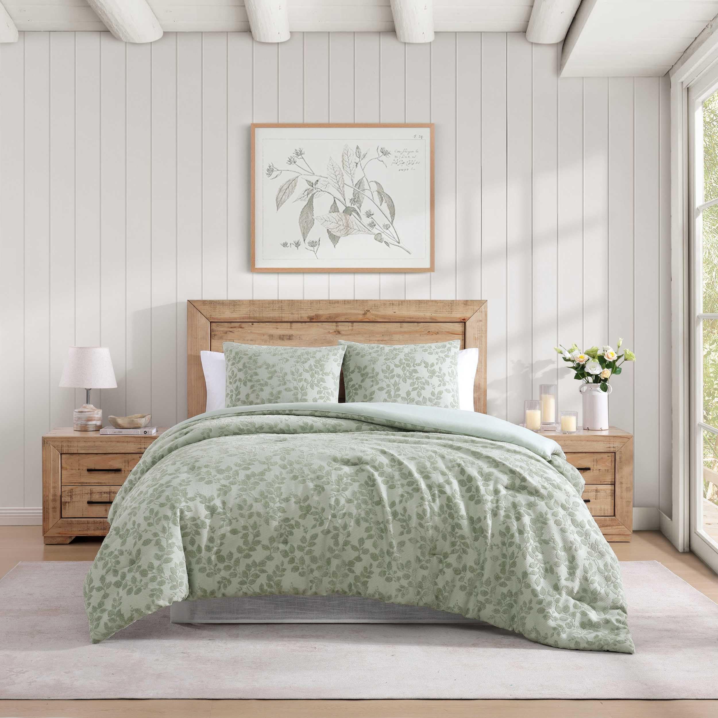 Photo 1 of ***USED***Stone Cottage - King Comforter Set, Chenille Jacquard Bedding Set with Matching Shams, Floral Bedding Essentials, Oeko-Tex Certified (Middlebrook Vine Green, King)