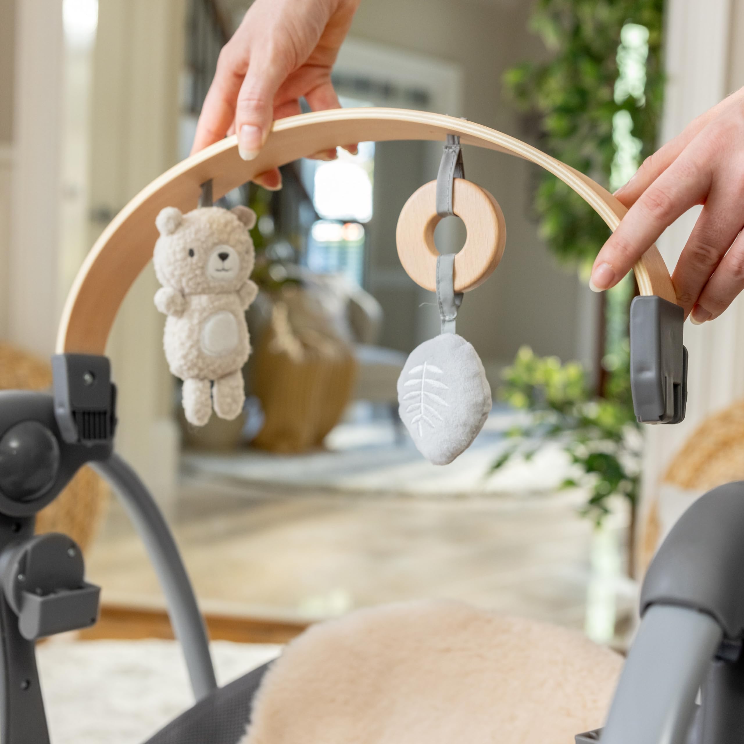 Ingenuity Every Season Portable Swing 'n Go - Cooling and Warming Fabrics, Detachable Sustainable Wooden Bar, Music, Motorized, for Ages 0-9 Months, Grey - Wesley