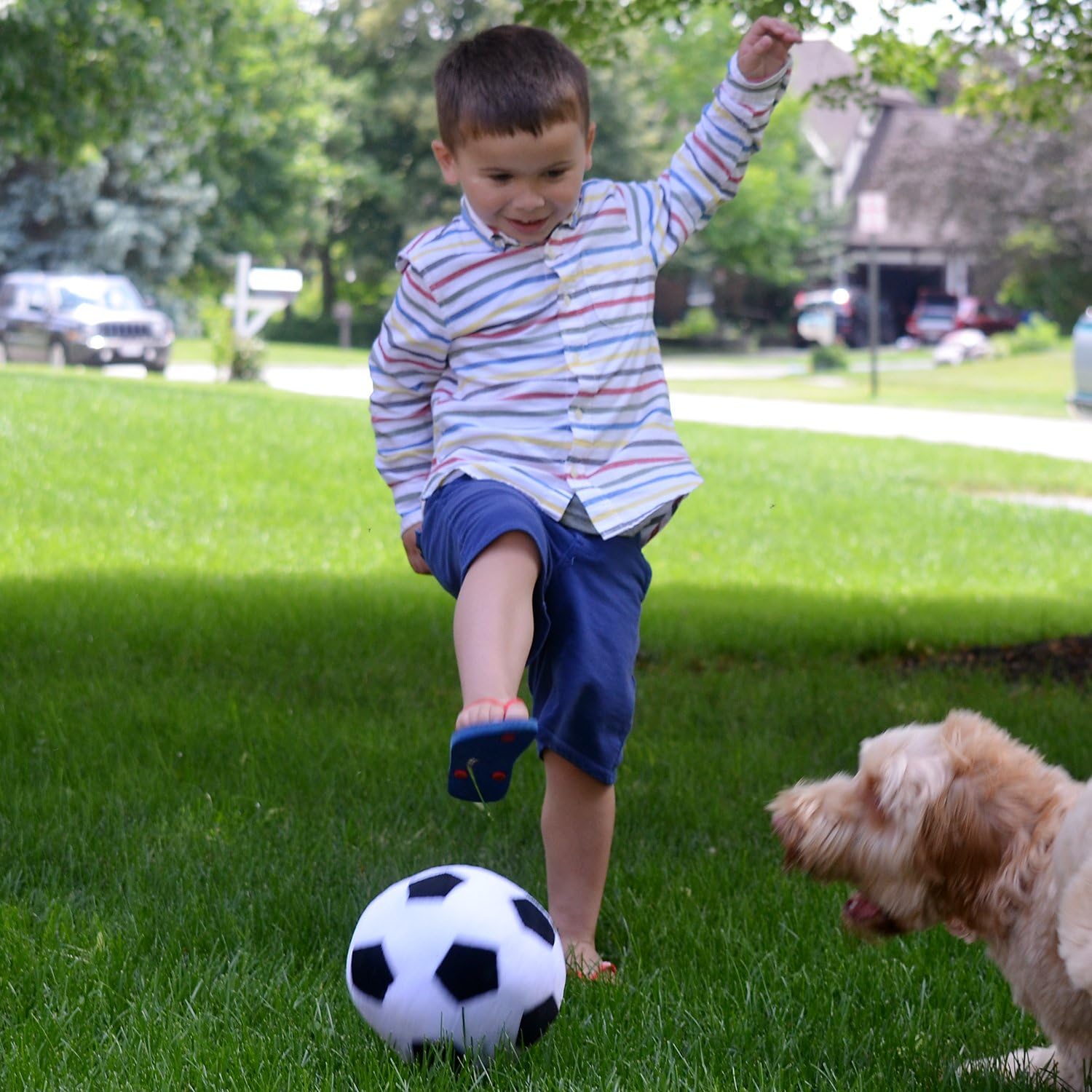 Amazon サッカーボール クッションスポーツボールふわふわのぬいぐるみ ベビーサッカーボール柔らかい投げる枕ぬいぐるみ男の子の為のギフト 22cm ブラック ぬいぐるみ おもちゃ