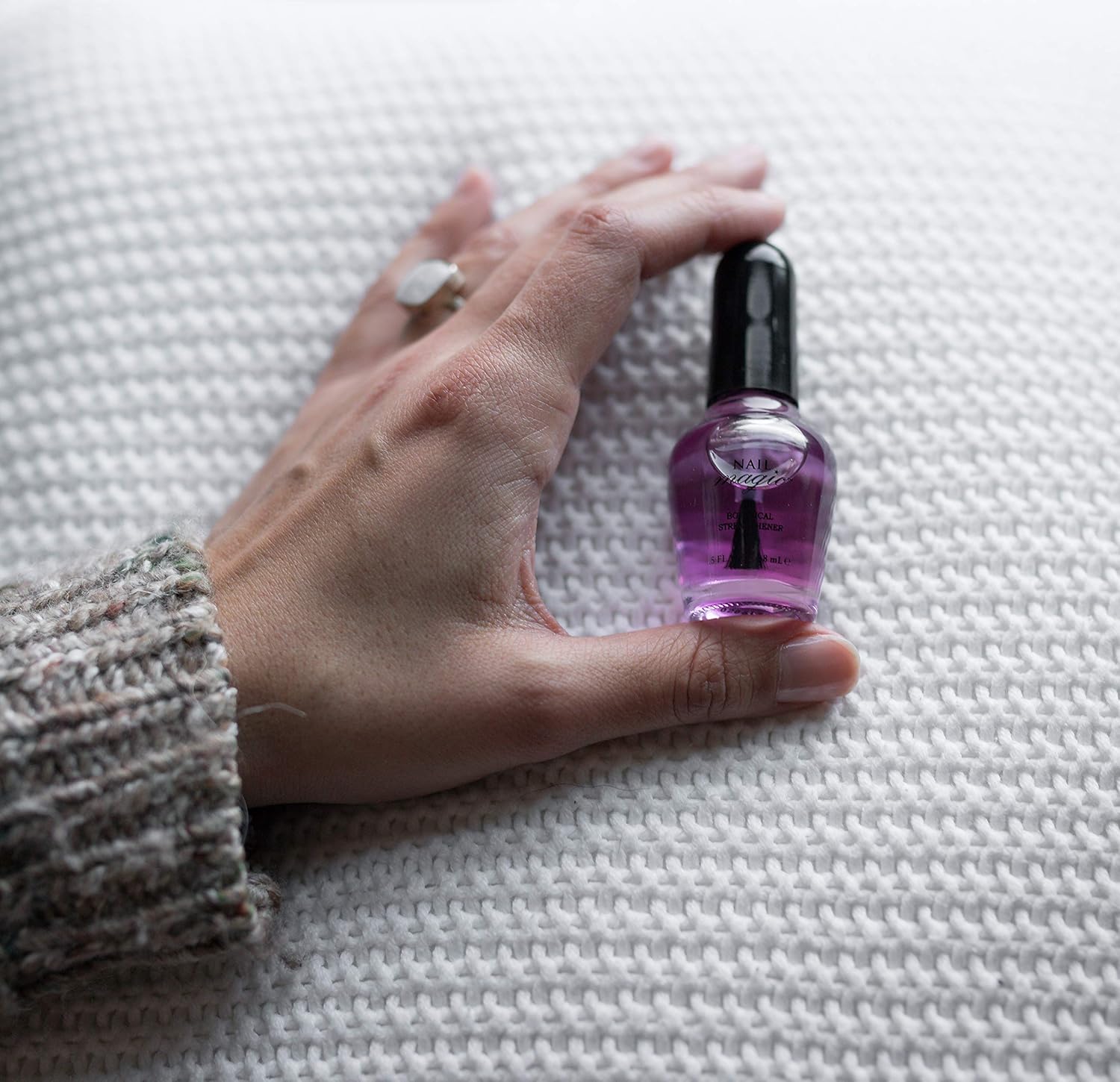 Nail Magic Fingernail Strengthener, Strengthen Brittle Nails with this Silica Rich Horsetail herb Botanical Nail Strengthener, Toluene Formaldehyde and DBP Free - 0.5 fluid ounces : Beauty